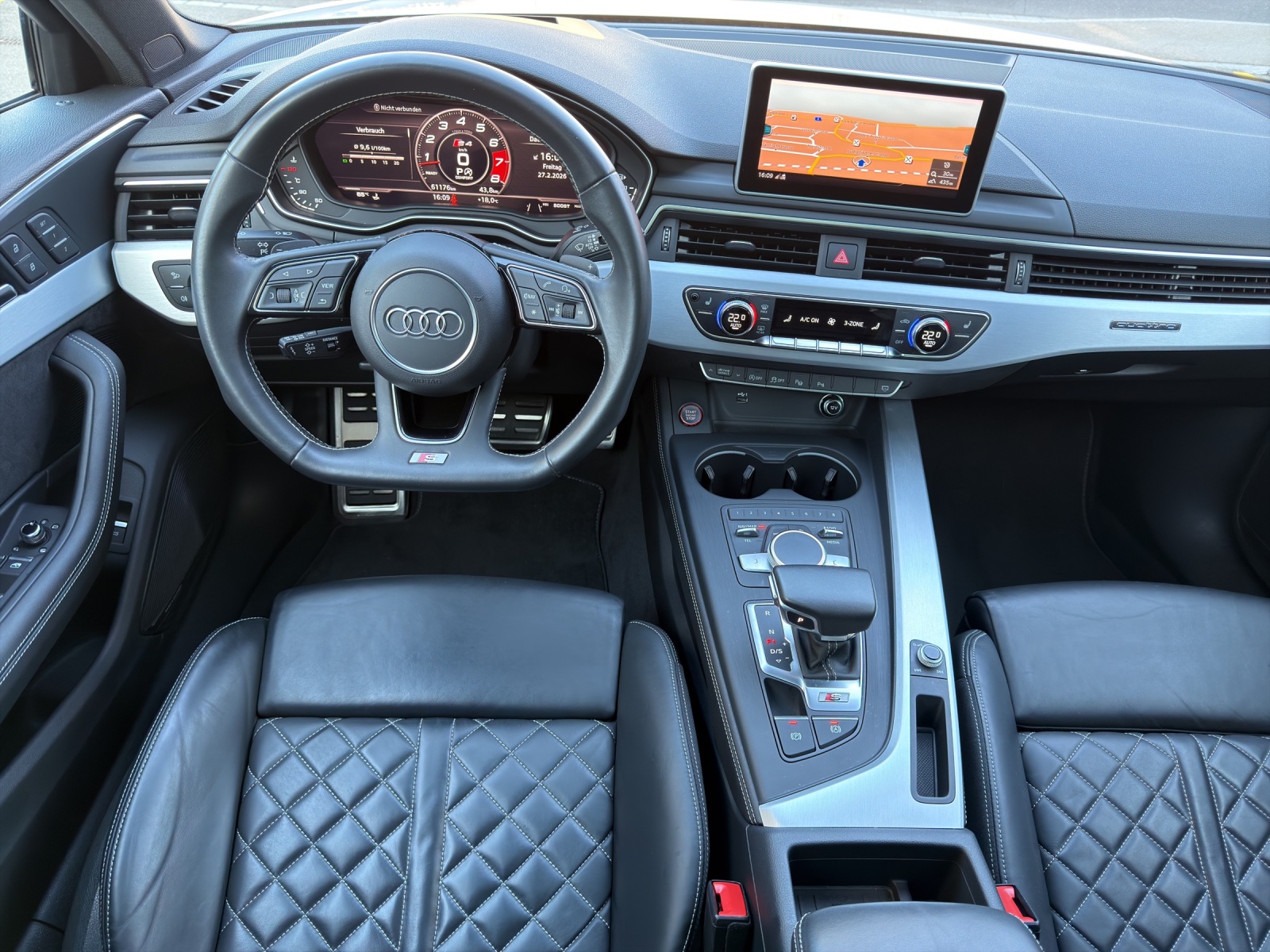 AUDI S4 Avant 3.0 TFSI quattro tiptronic-image-12