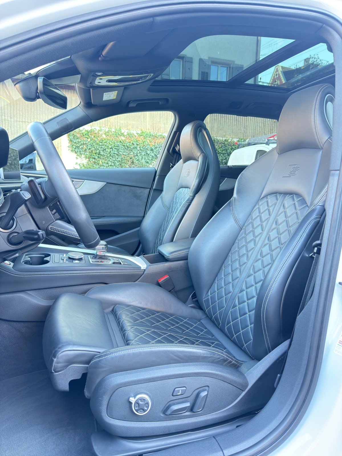 AUDI S4 Avant 3.0 TFSI quattro tiptronic-image-9