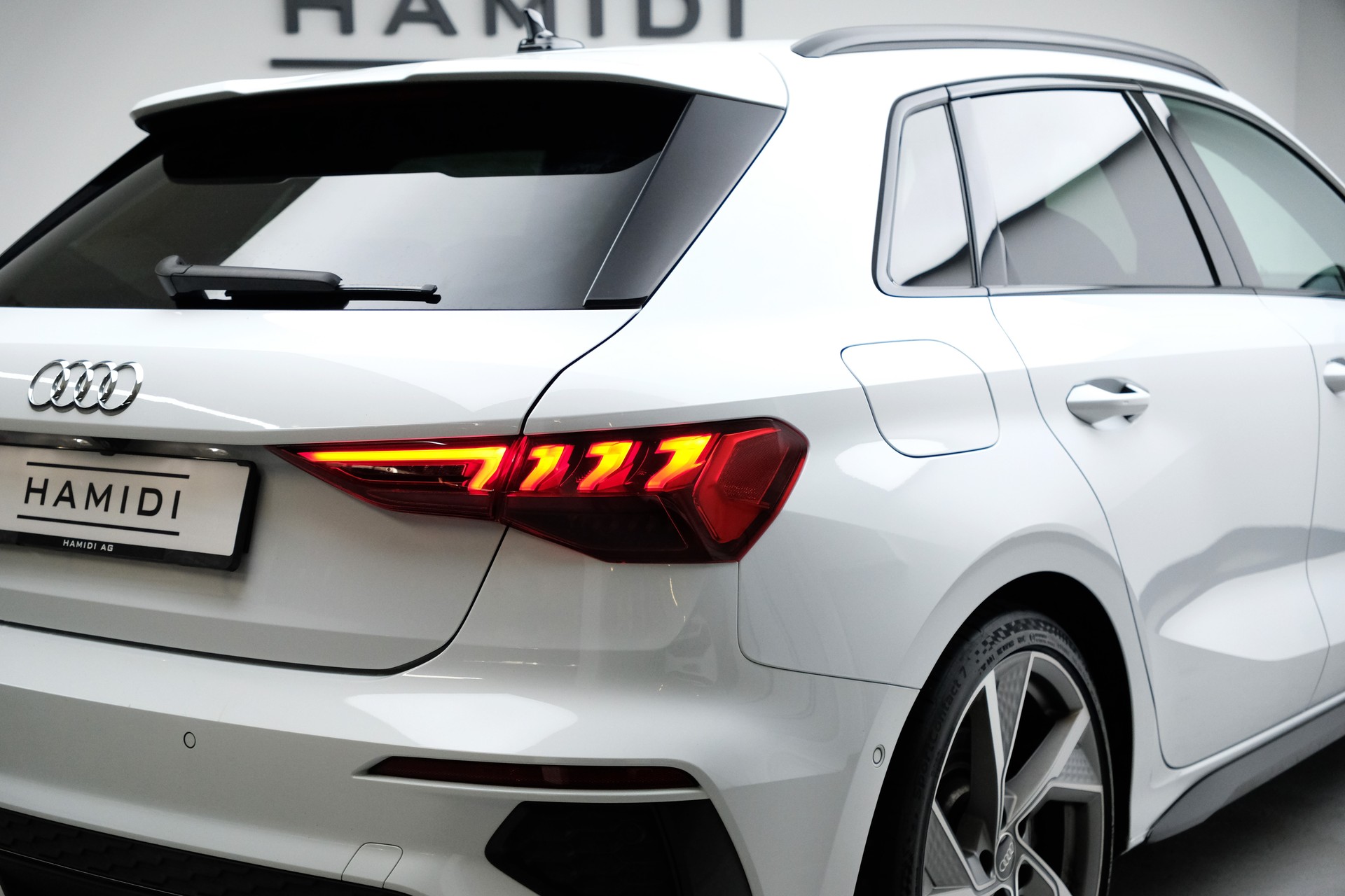 AUDI S3 Sportback 2.0 TFSI quattro S-tronic-image-10