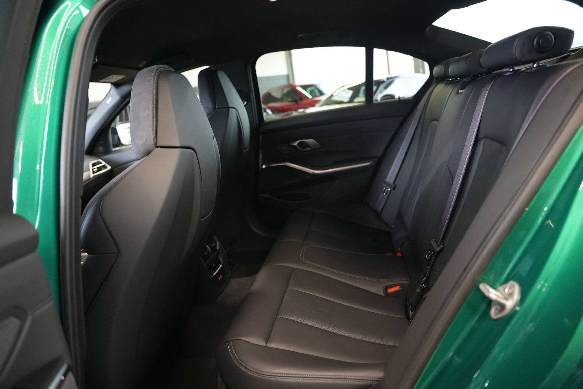 BMW M3 Competition M xDrive LCI-image-10