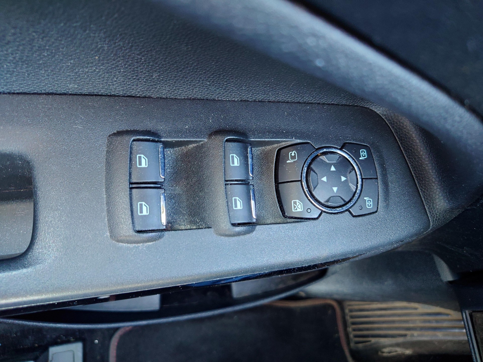FORD EcoSport 1.5 TDCi ST-Line 4x4-image-9