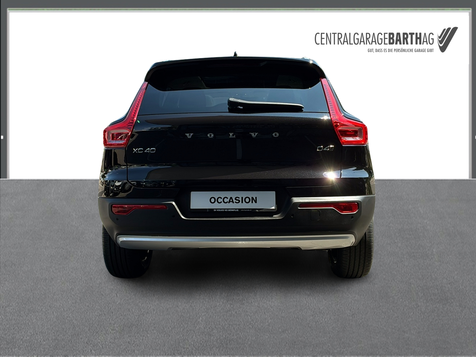 VOLVO XC40 2.0 D4 Momentum AWD-image-4