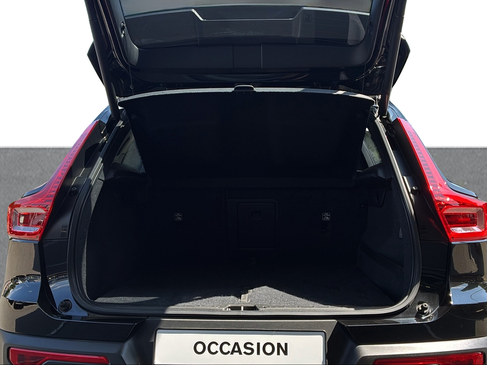 VOLVO XC40 2.0 D4 Momentum AWD-image-14