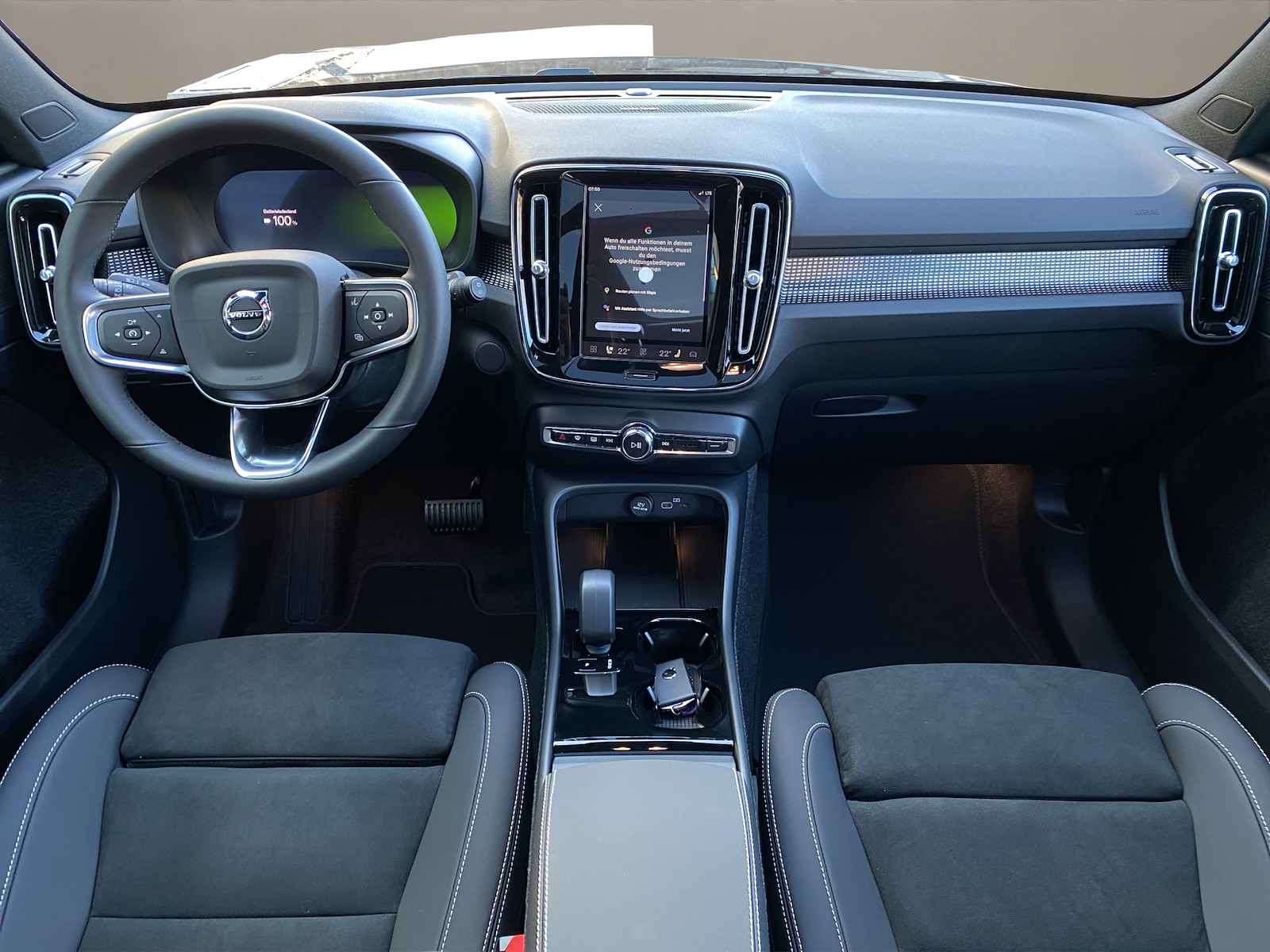 VOLVO EX40 Twin Black Edition AWD-image-12