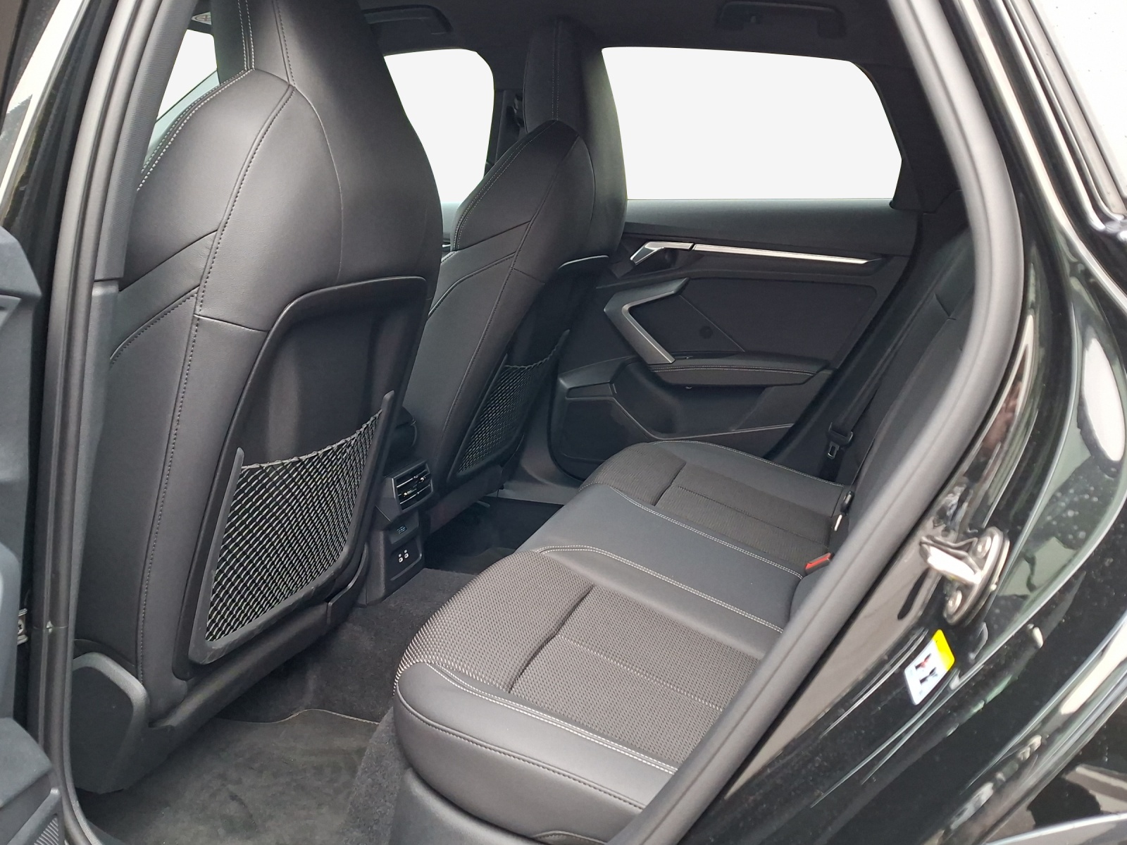 AUDI A3 allstreet 35 TFSI Attraction S-tronic-image-11