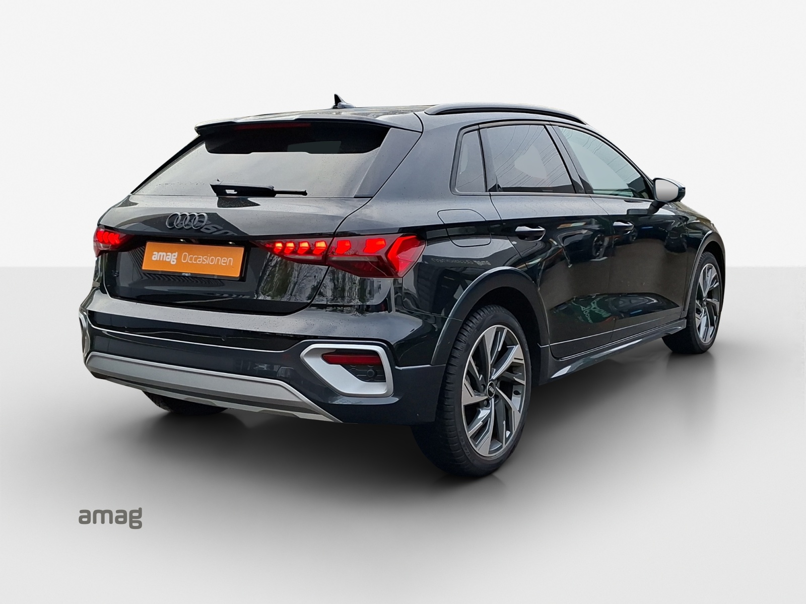 AUDI A3 allstreet 35 TFSI Attraction S-tronic-image-4