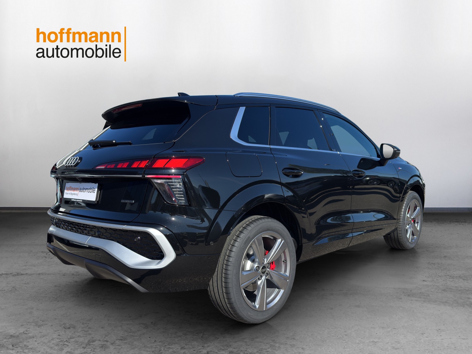 AUDI Q3 SUV TFSI quattro 195 kW S tronic-image-3