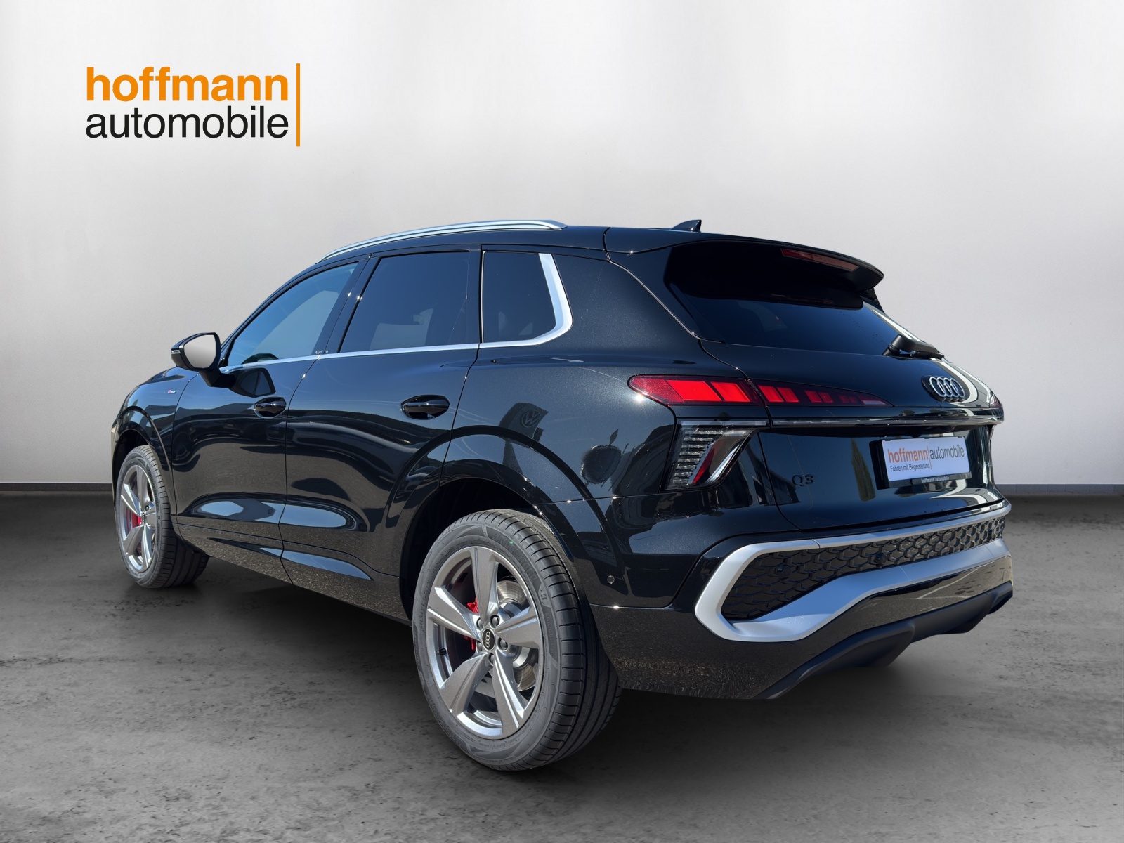 AUDI Q3 SUV TFSI quattro 195 kW S tronic-image-5