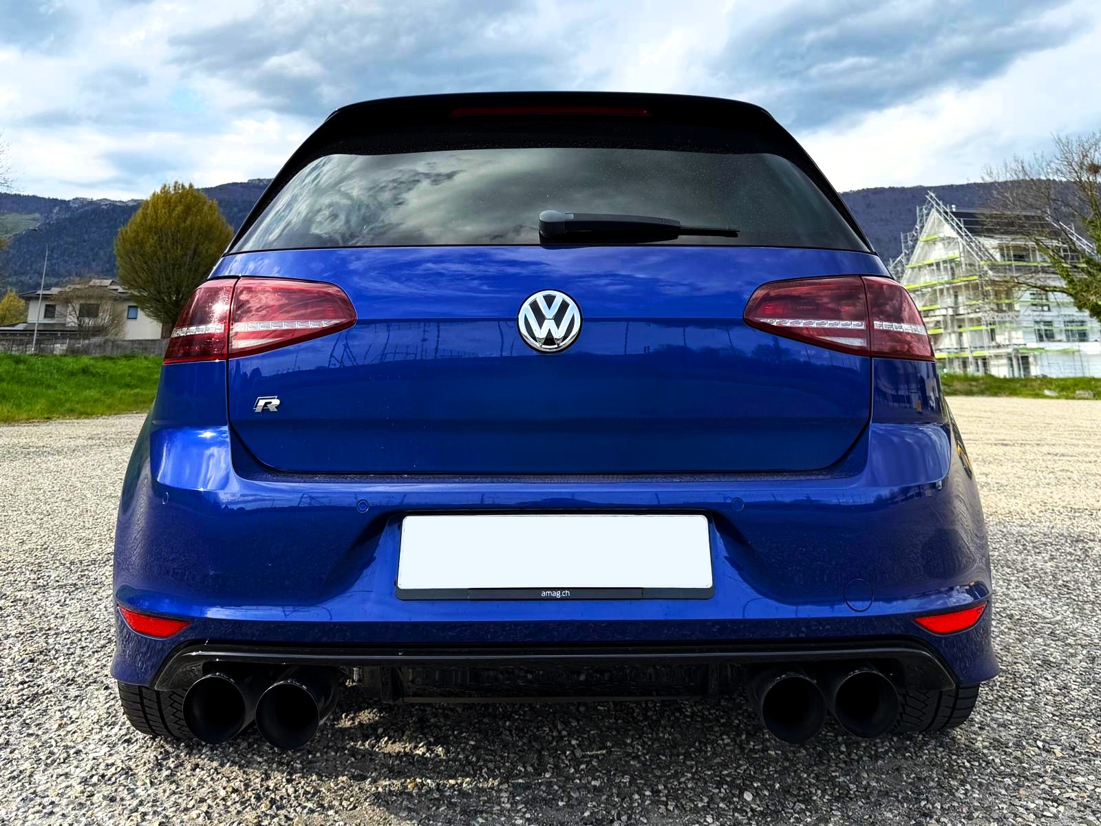 VW Golf 2.0 TSI R 4Motion-image-5