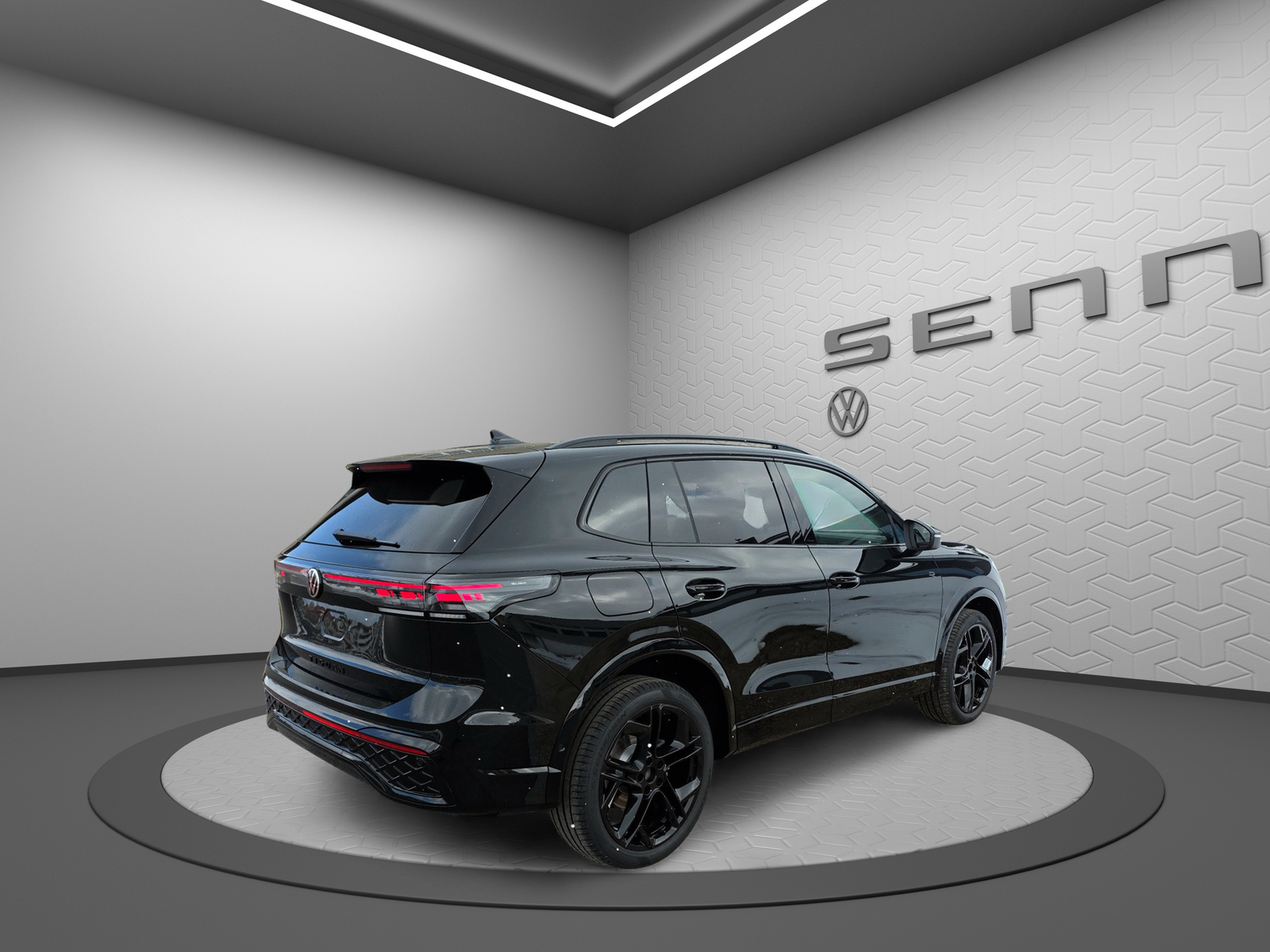 VW Tiguan 2.0 TSI DSG R-Line 4Motion-image-2