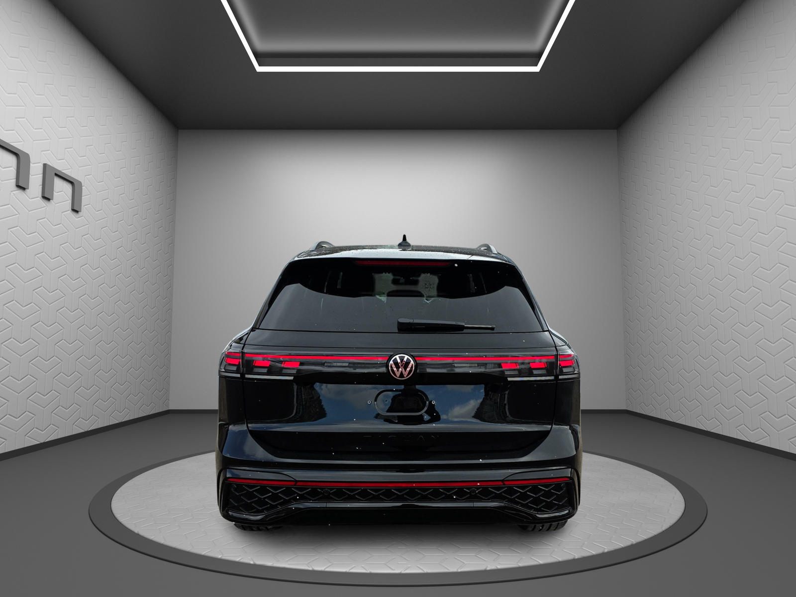 VW Tiguan 2.0 TSI DSG R-Line 4Motion-image-4