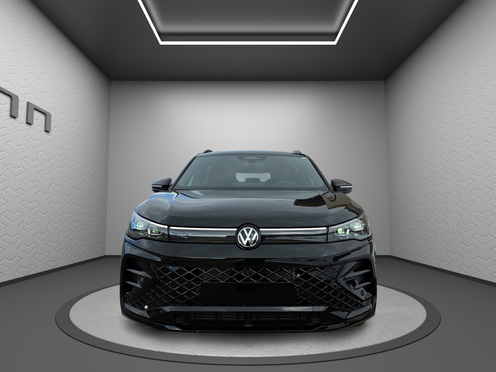 VW Tiguan 2.0 TSI DSG R-Line 4Motion-image-3