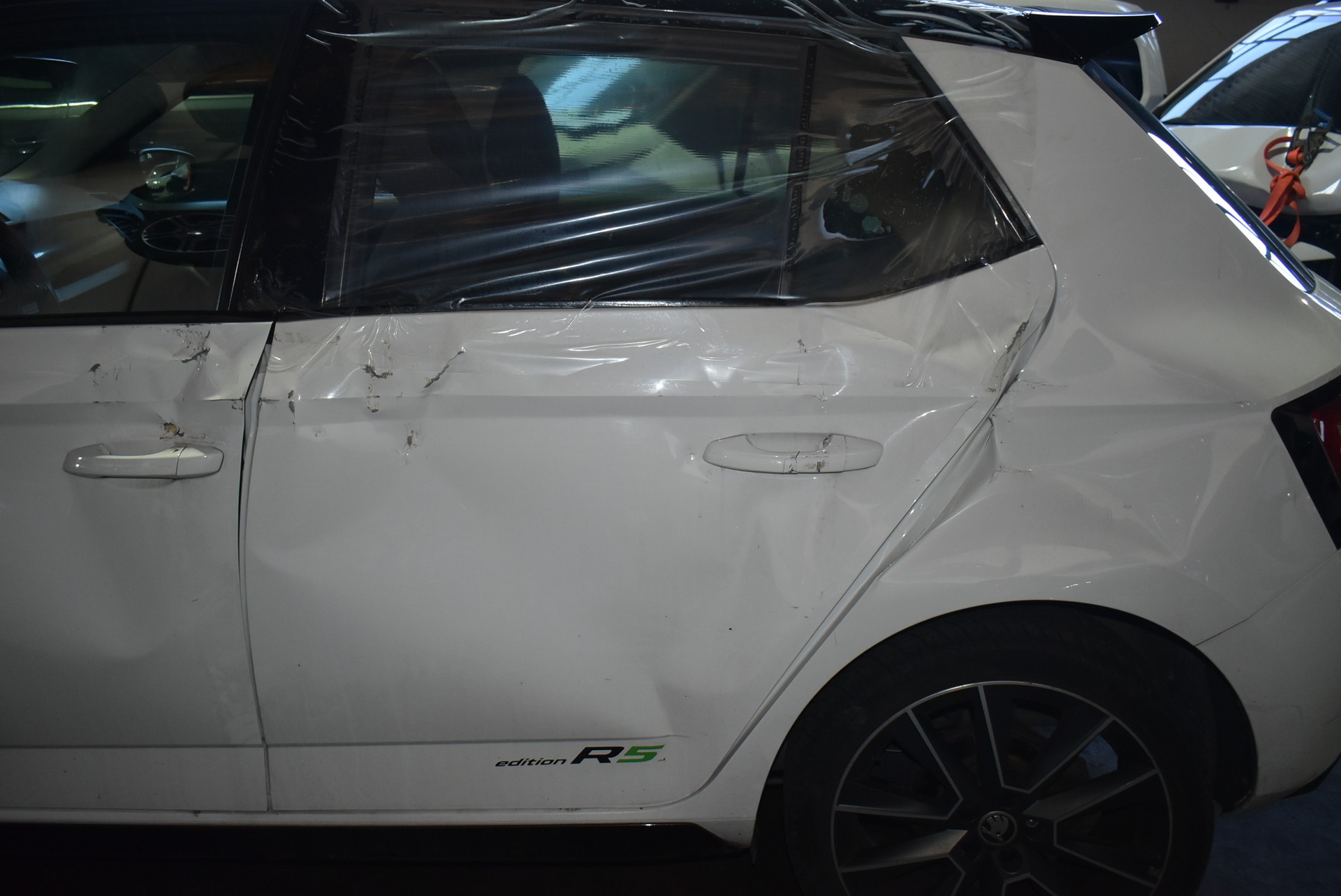 SKODA Fabia 1.4 TSI R5 DSG-image-5