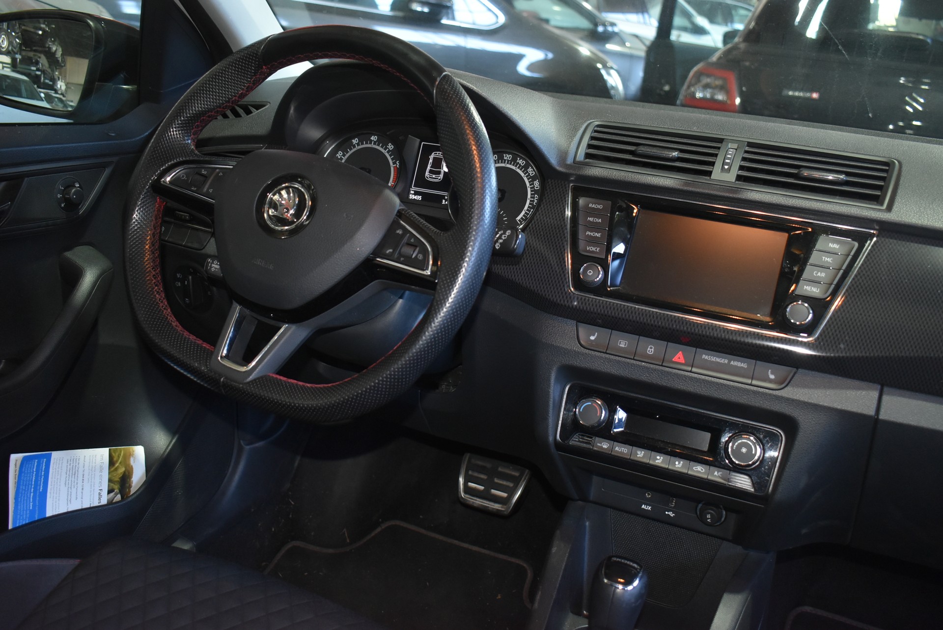 SKODA Fabia 1.4 TSI R5 DSG-image-10