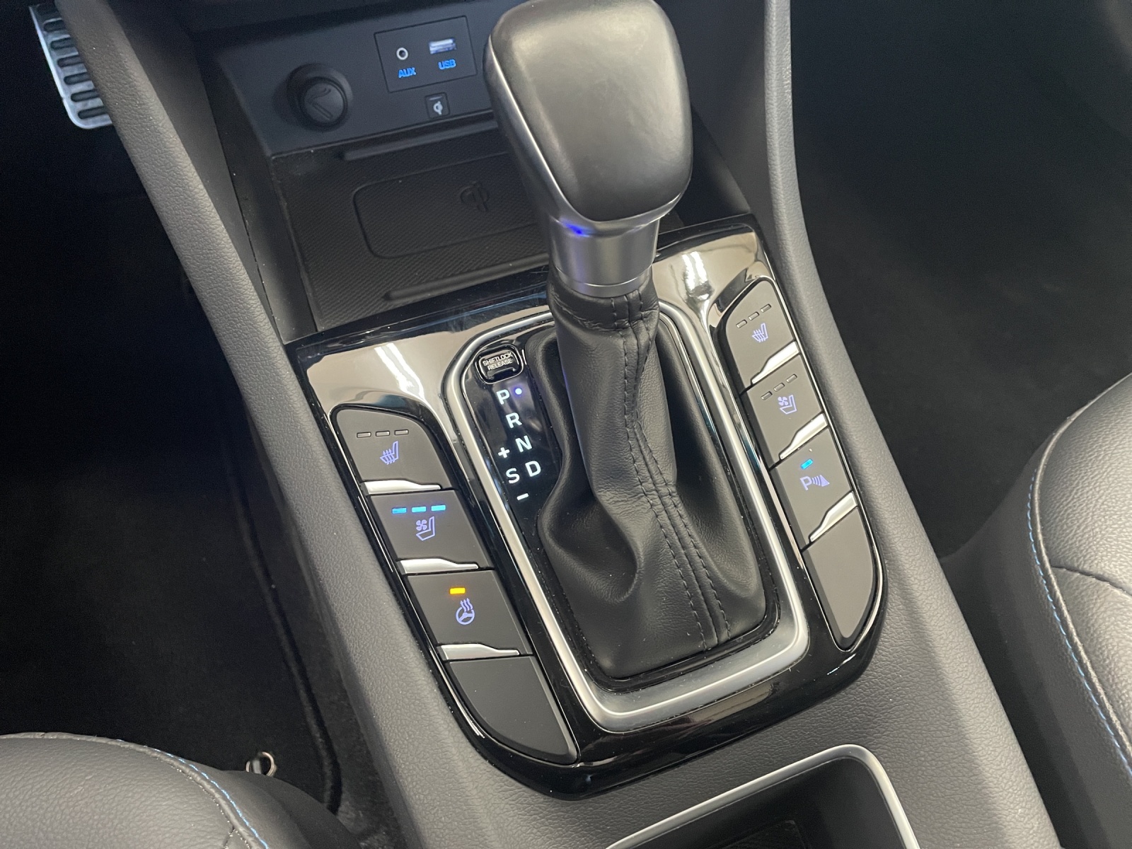 HYUNDAI Ioniq 1.6 GDi Launch Plus-image-11