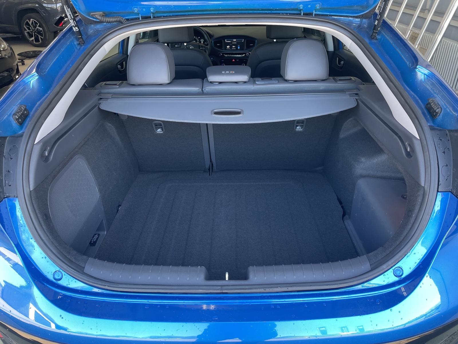 HYUNDAI Ioniq 1.6 GDi Launch Plus-image-9