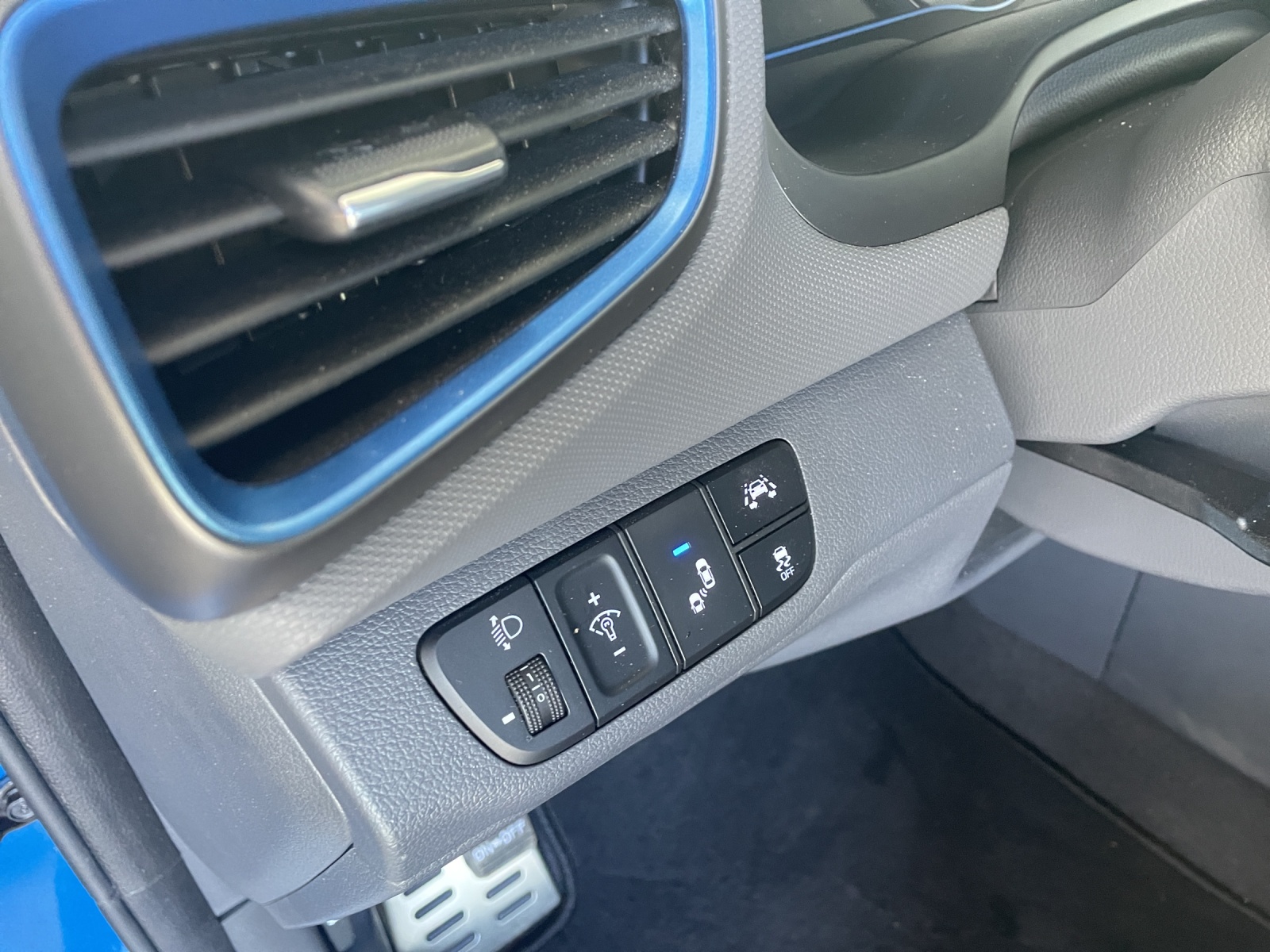 HYUNDAI Ioniq 1.6 GDi Launch Plus-image-15