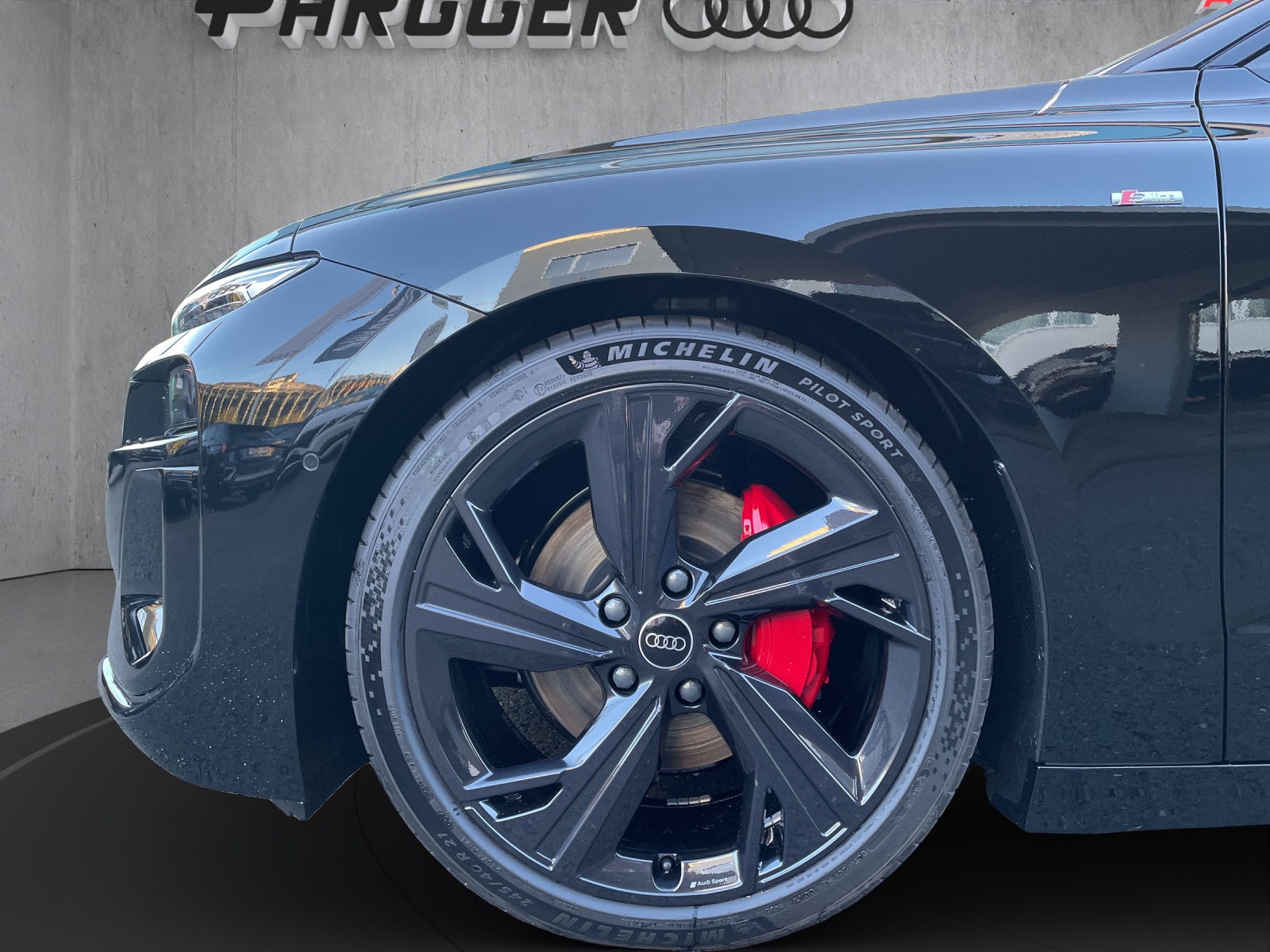 AUDI A6 Avant e-tron quattro-image-15