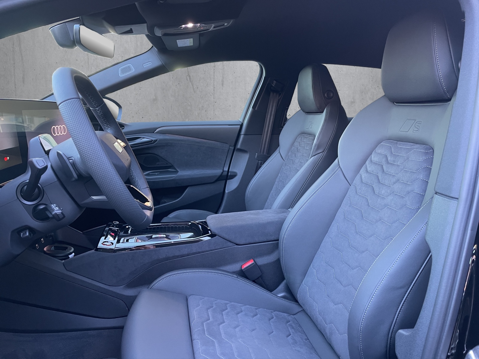 AUDI A6 Avant e-tron quattro-image-6