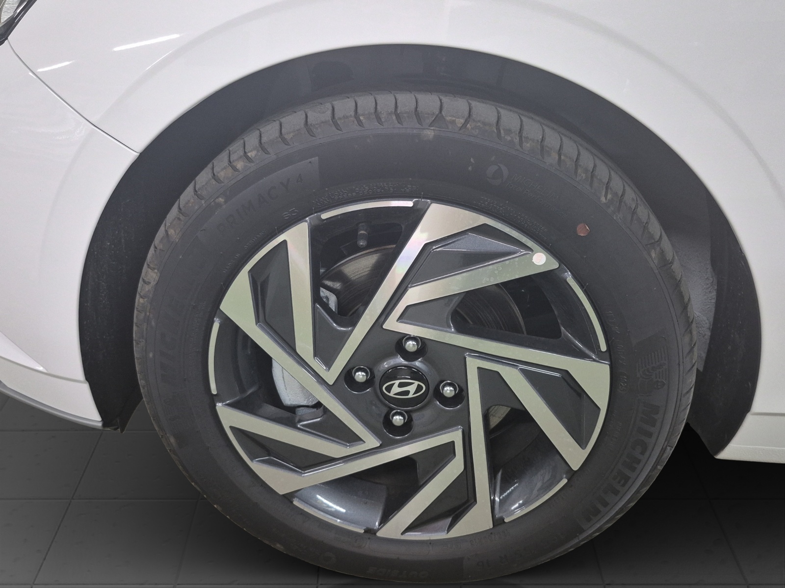 HYUNDAI i20 1.0 T-GDi Amplia-image-13