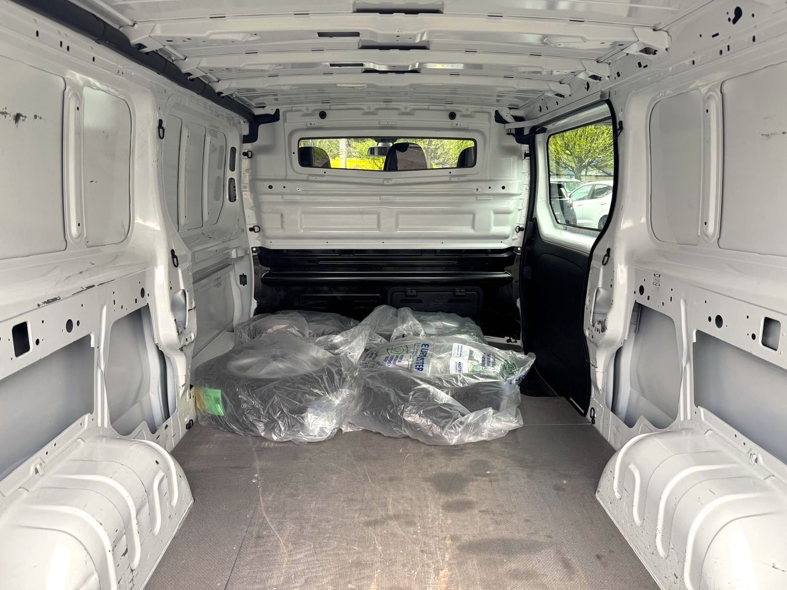 RENAULT Trafic Ene dCi120 2.0 Bus L2H1 *1550 KG Nutzlast*-image-15