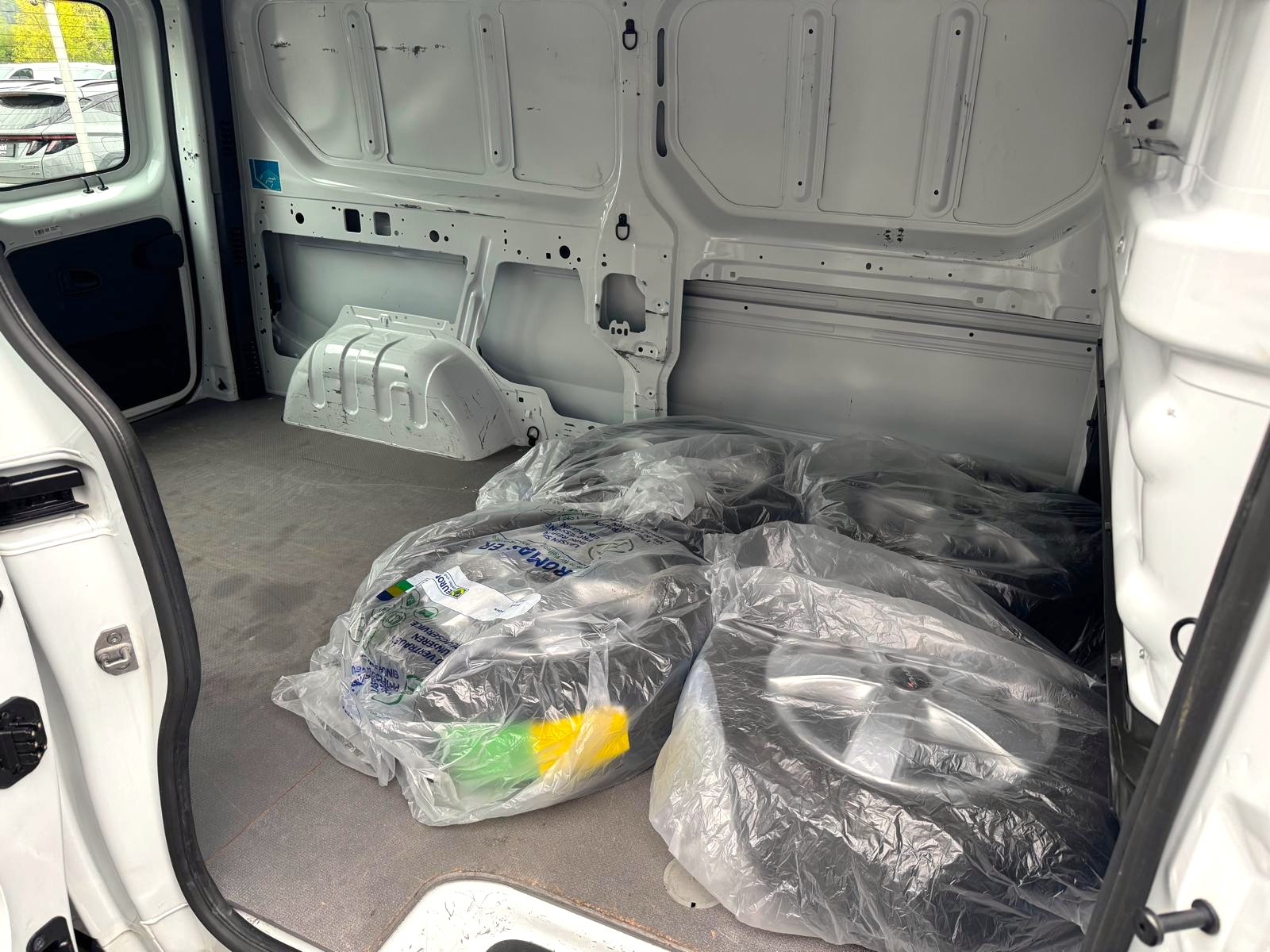RENAULT Trafic Ene dCi120 2.0 Bus L2H1 *1550 KG Nutzlast*-image-7