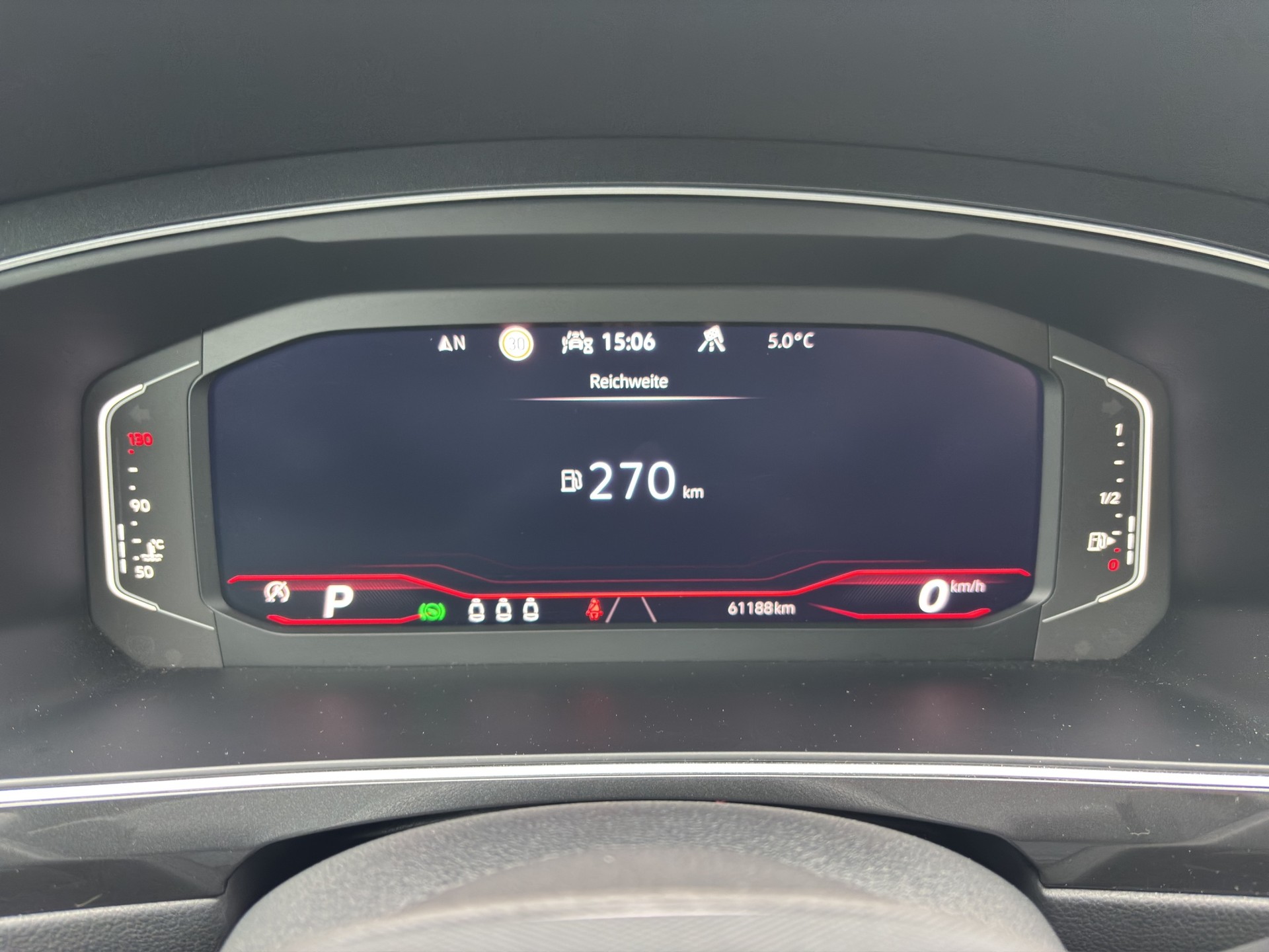 VW Tiguan 2.0 TDI SCR R-Line 4Motion DSG-image-5