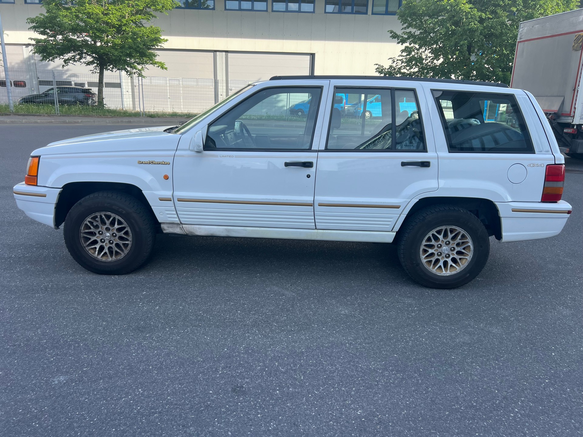 JEEP Grand Cherokee 5.2 Limited Automatic-image-2