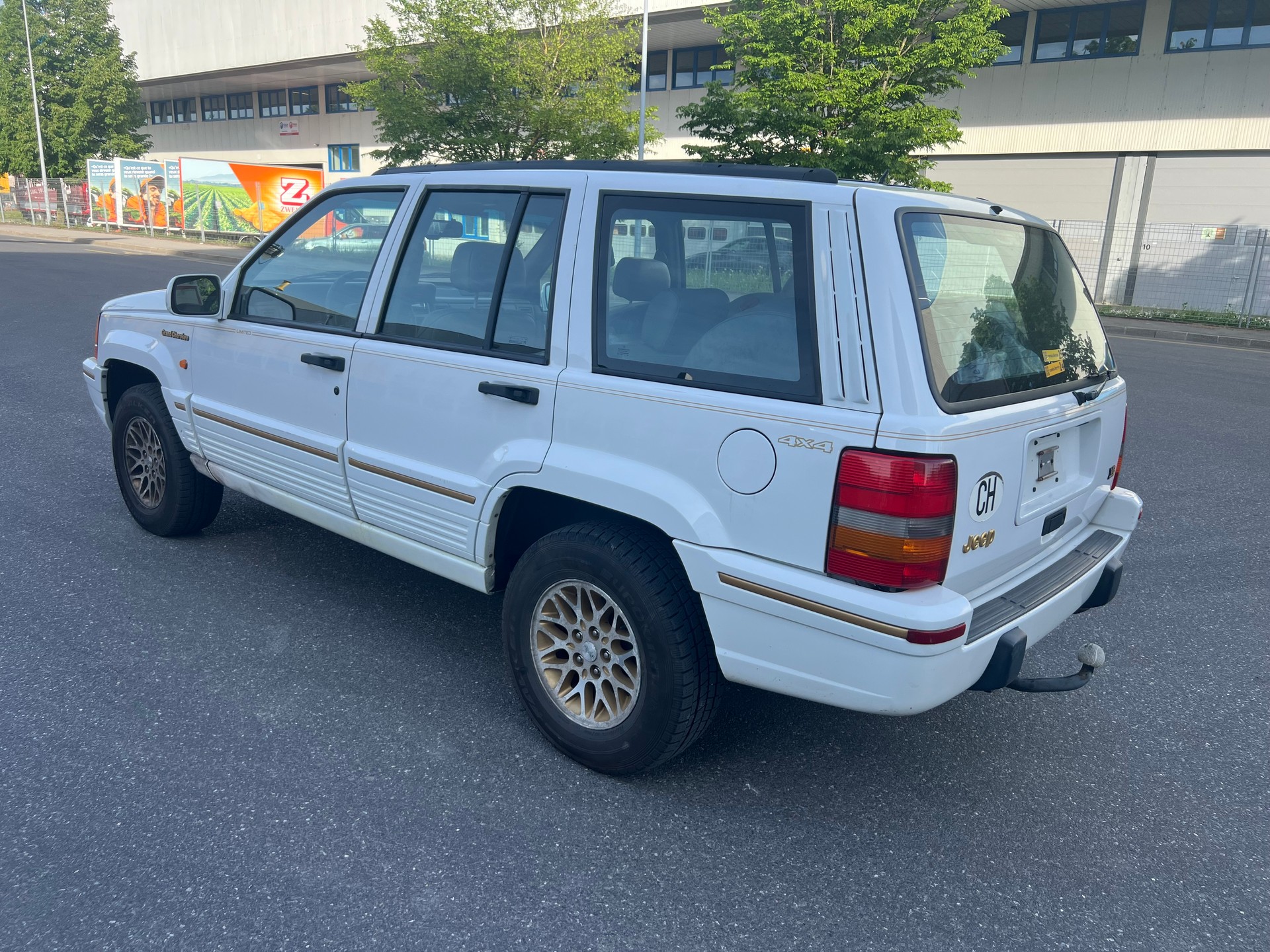 JEEP Grand Cherokee 5.2 Limited Automatic-image-3