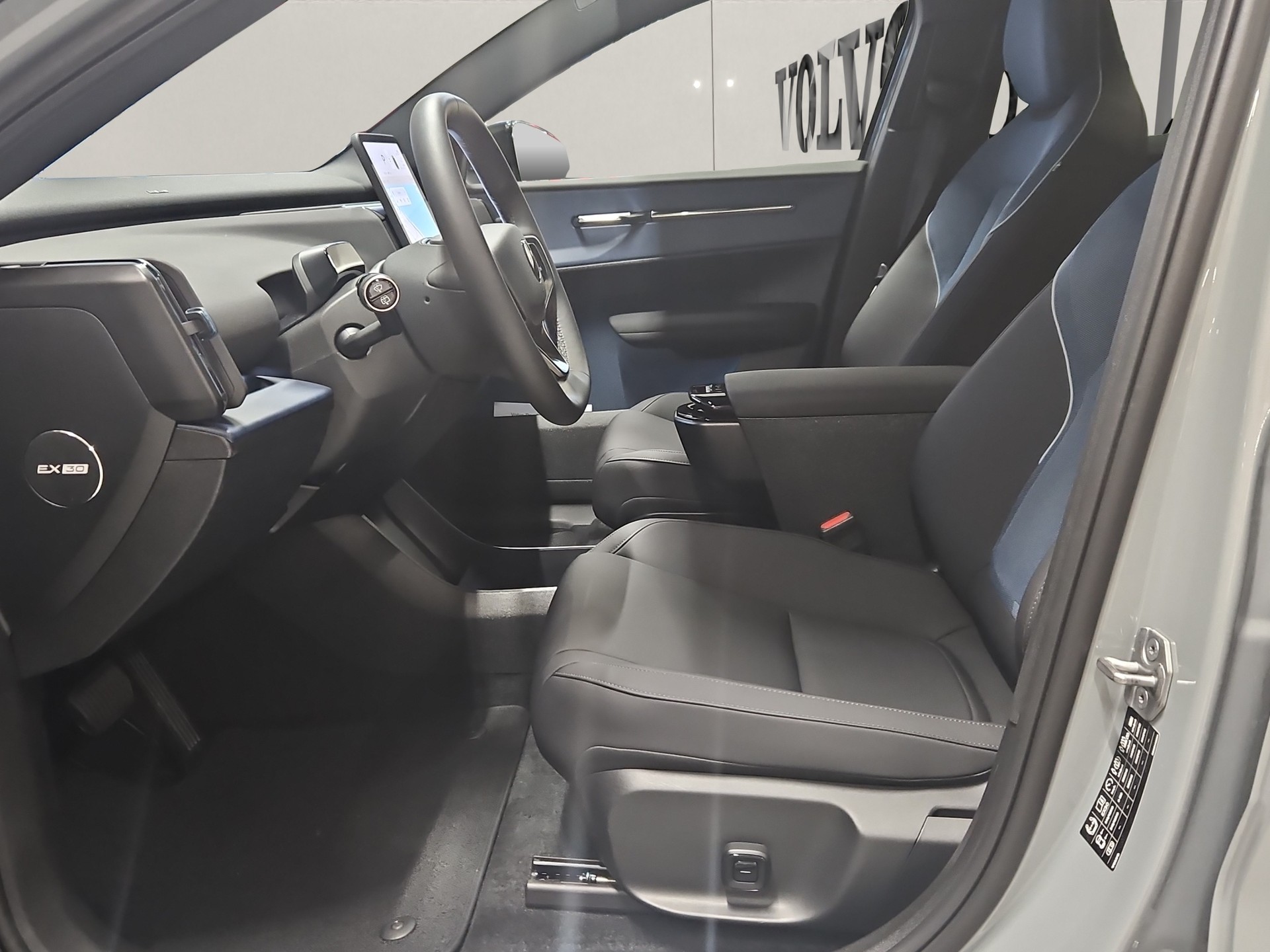 VOLVO EX30 E60 Ultra-image-5