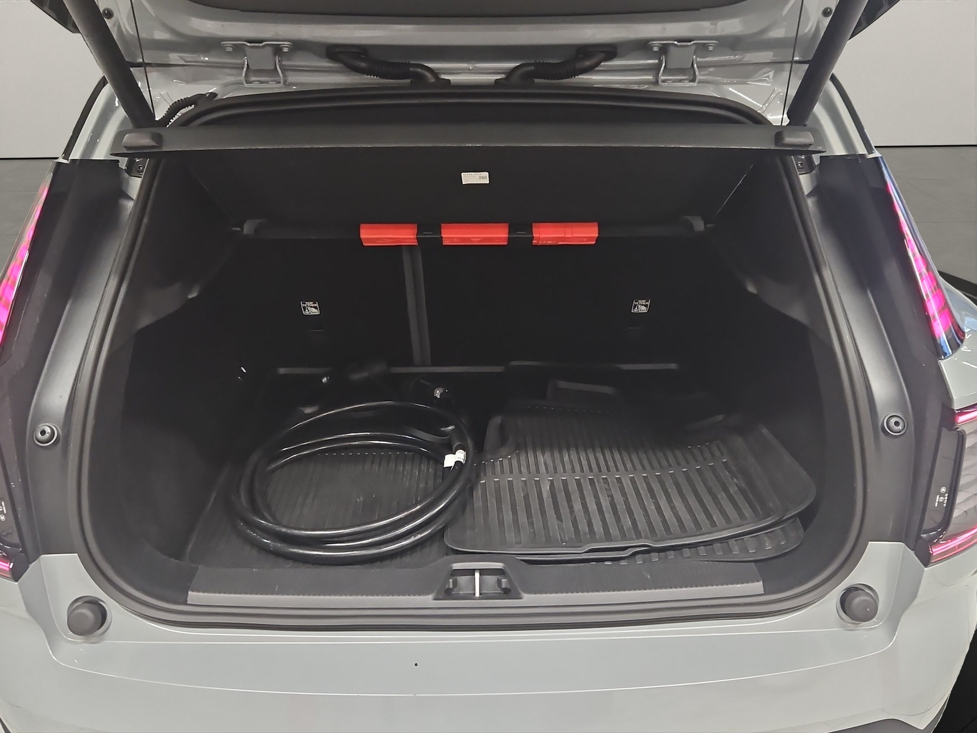 VOLVO EX30 E60 Ultra-image-12