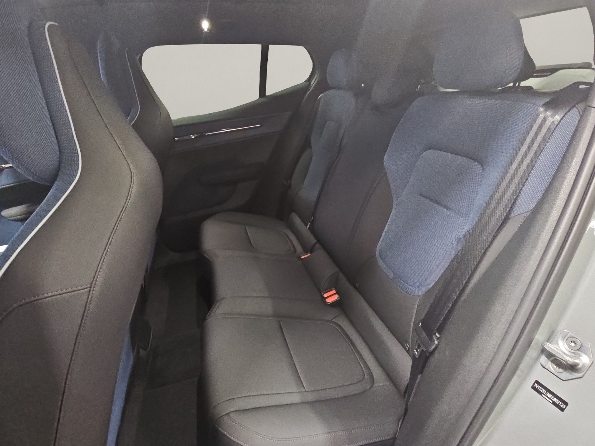 VOLVO EX30 E60 Ultra-image-7