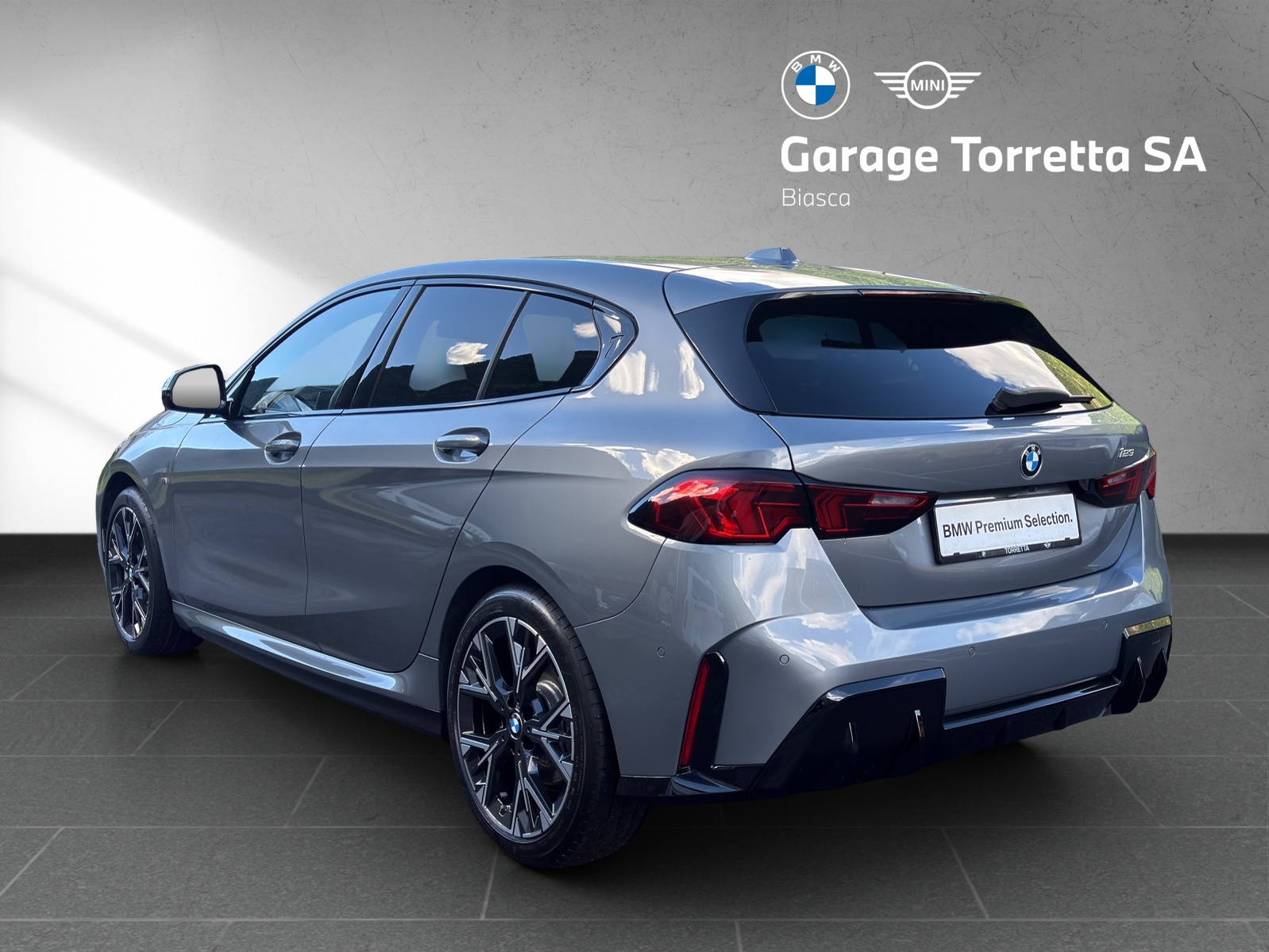 BMW 123 xDrive M Sport Steptronic-image-2