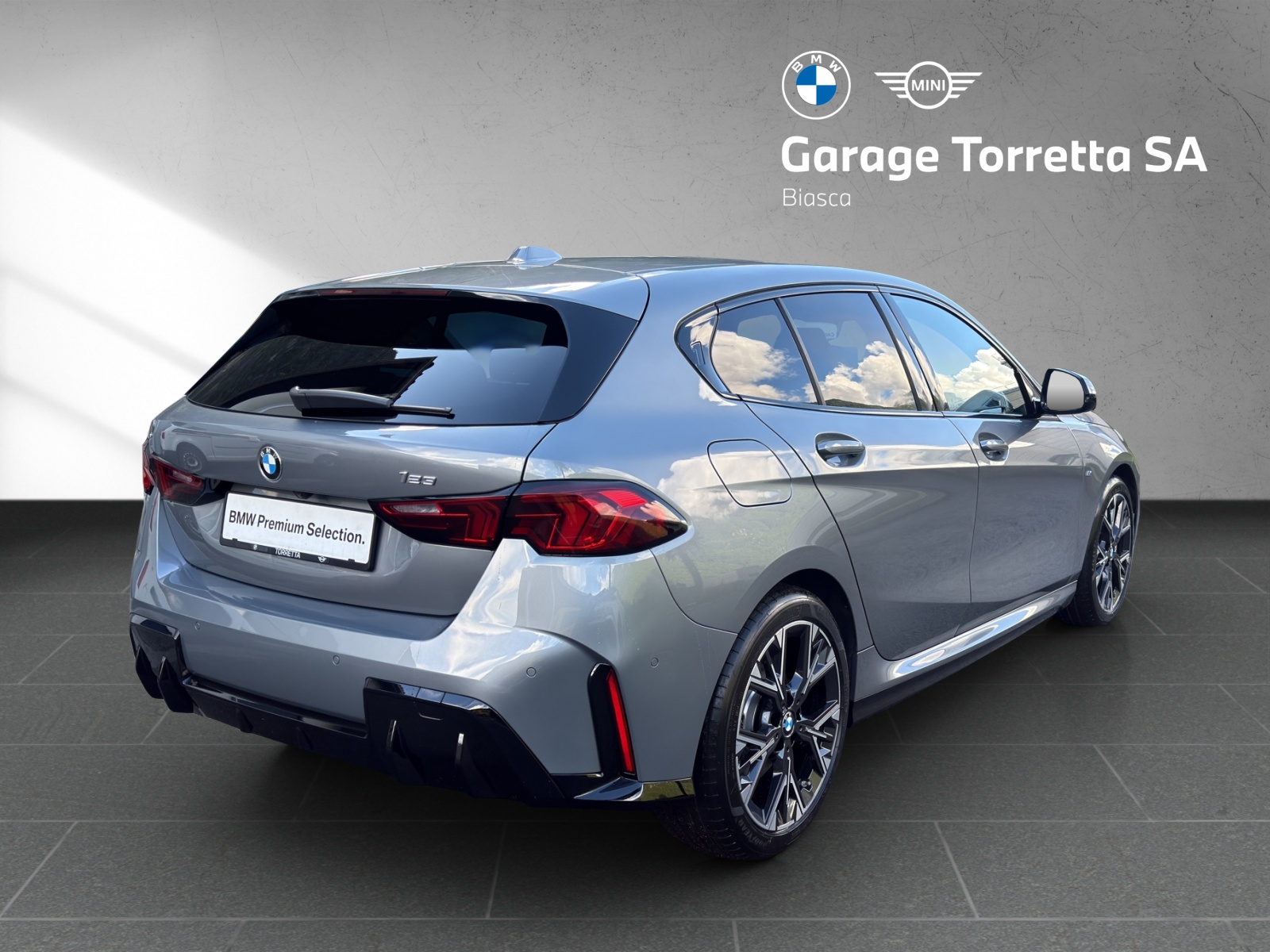 BMW 123 xDrive M Sport Steptronic-image-4