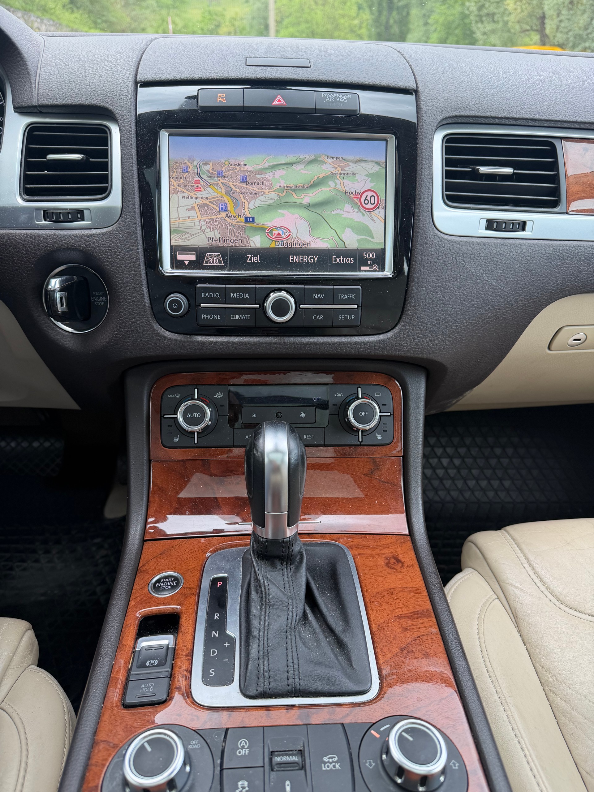 VW Touareg 3.0 TDI BlueMotion Technology Tiptronic-image-8