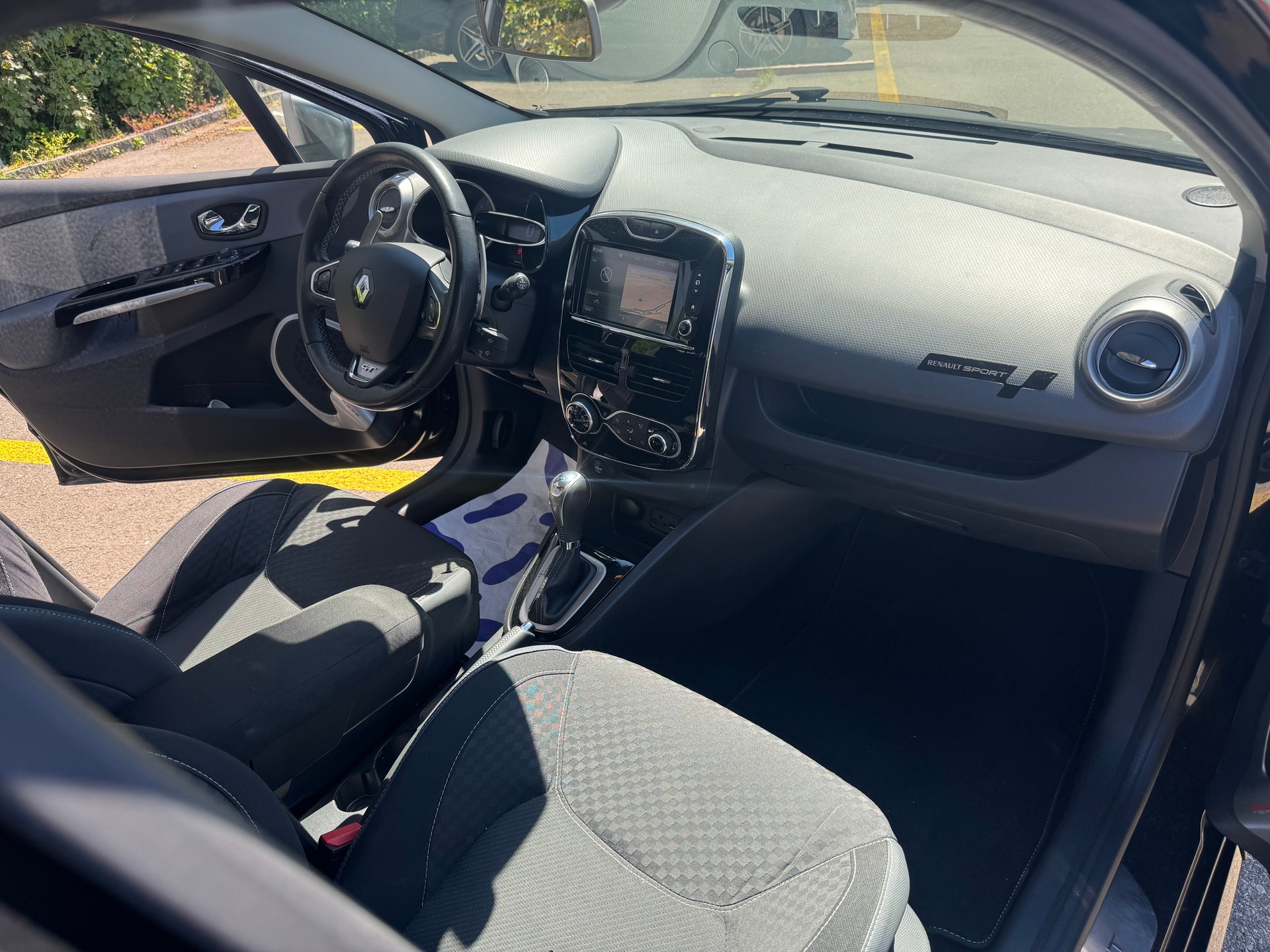 RENAULT Clio Grandtour 1.2 16V T GT EDC-image-4