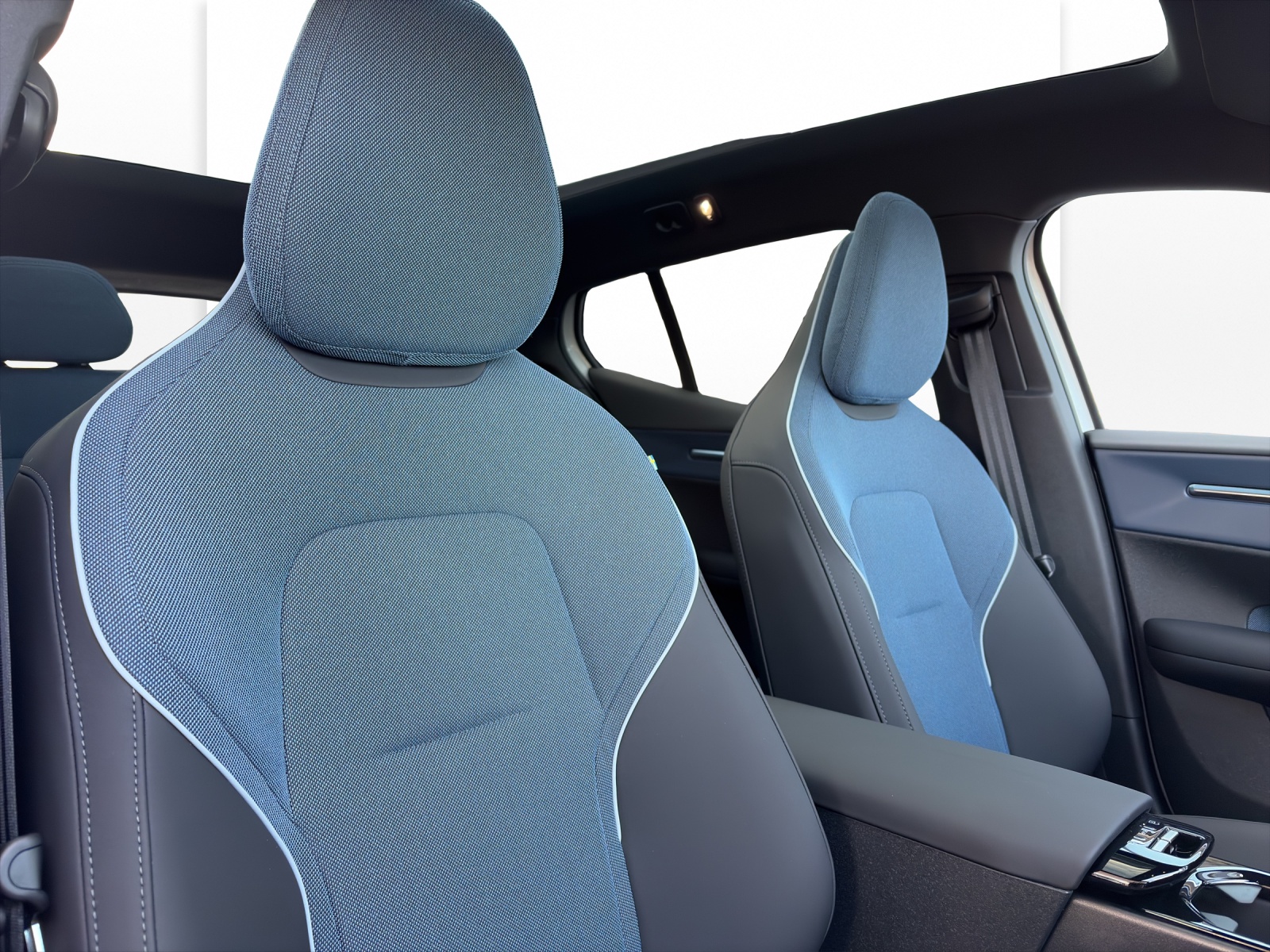 VOLVO EX30 E60 Ultra-image-15