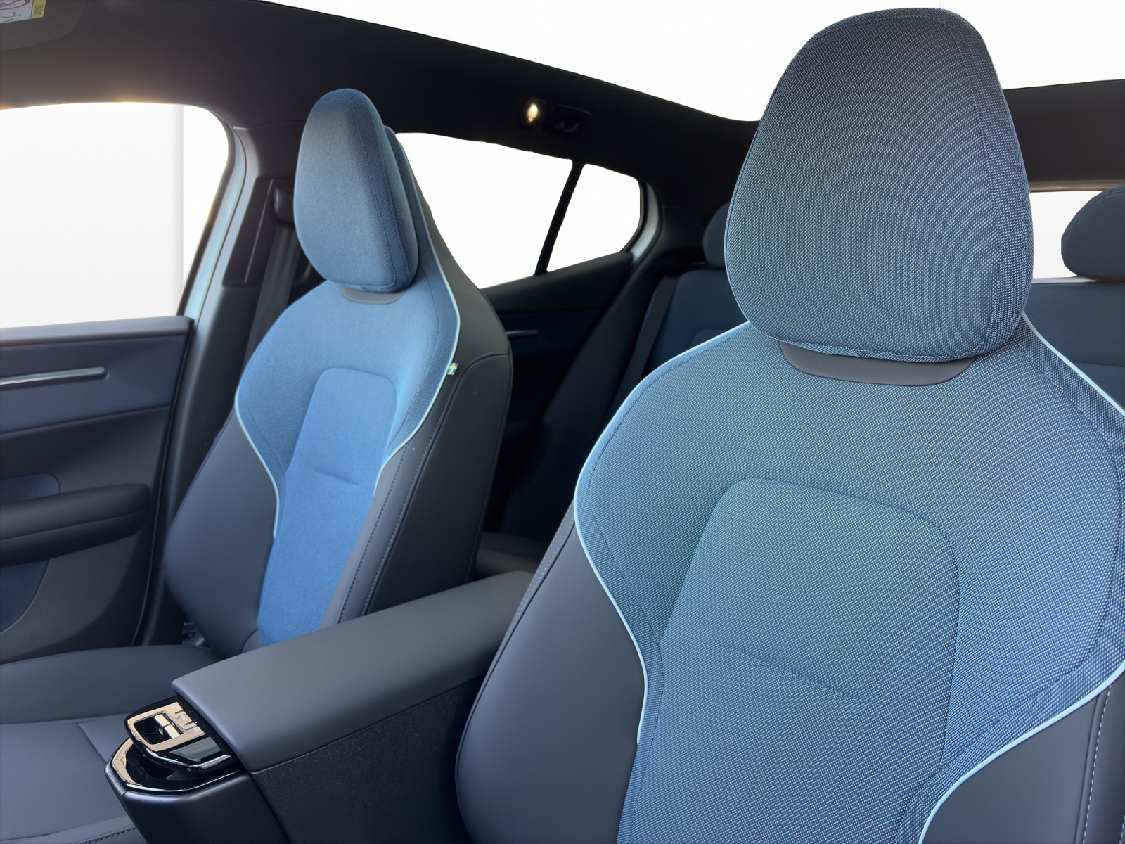 VOLVO EX30 E60 Ultra-image-8