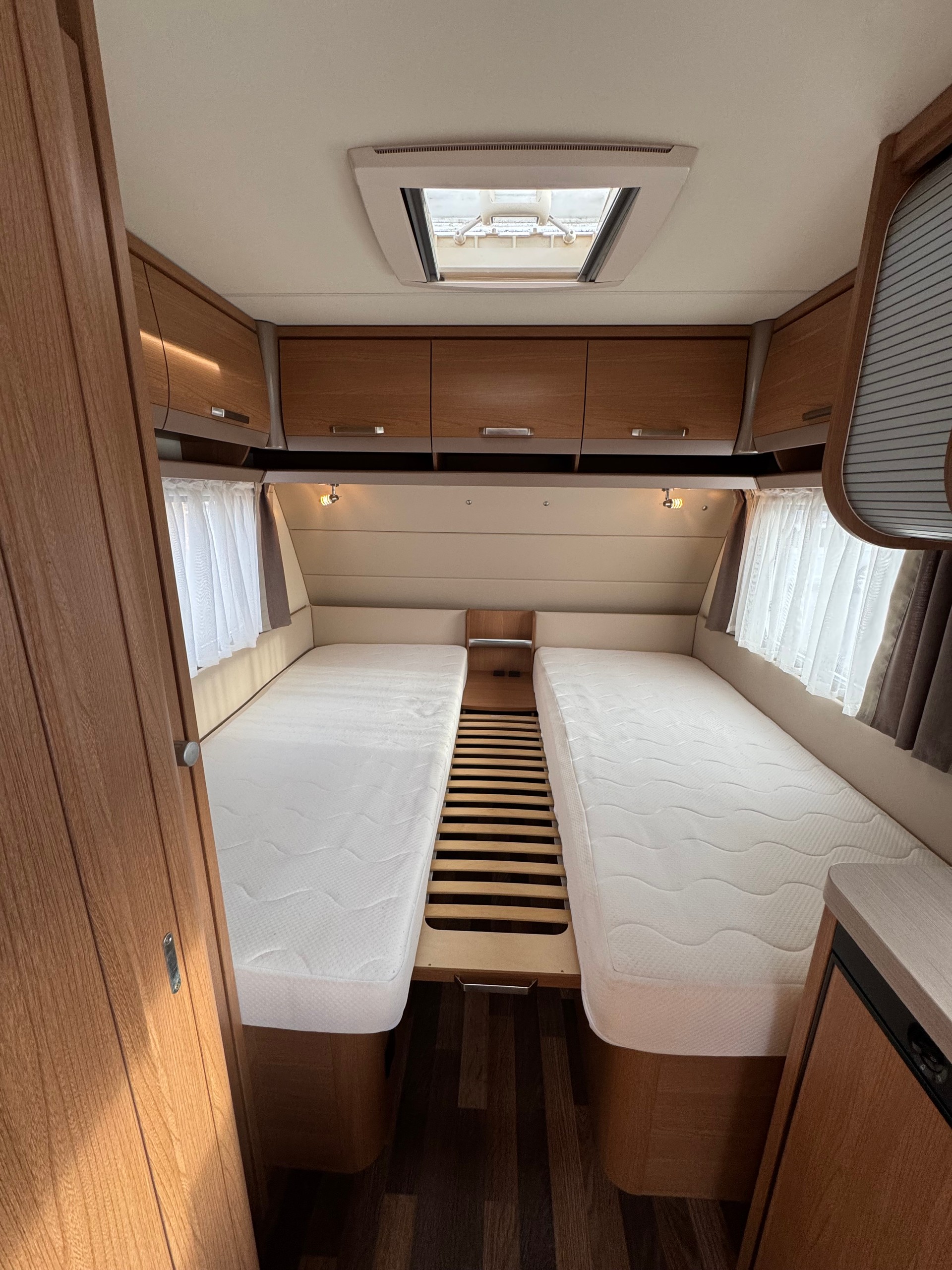 KNAUS Sport 500 - Längs Betten- Klima-image-10