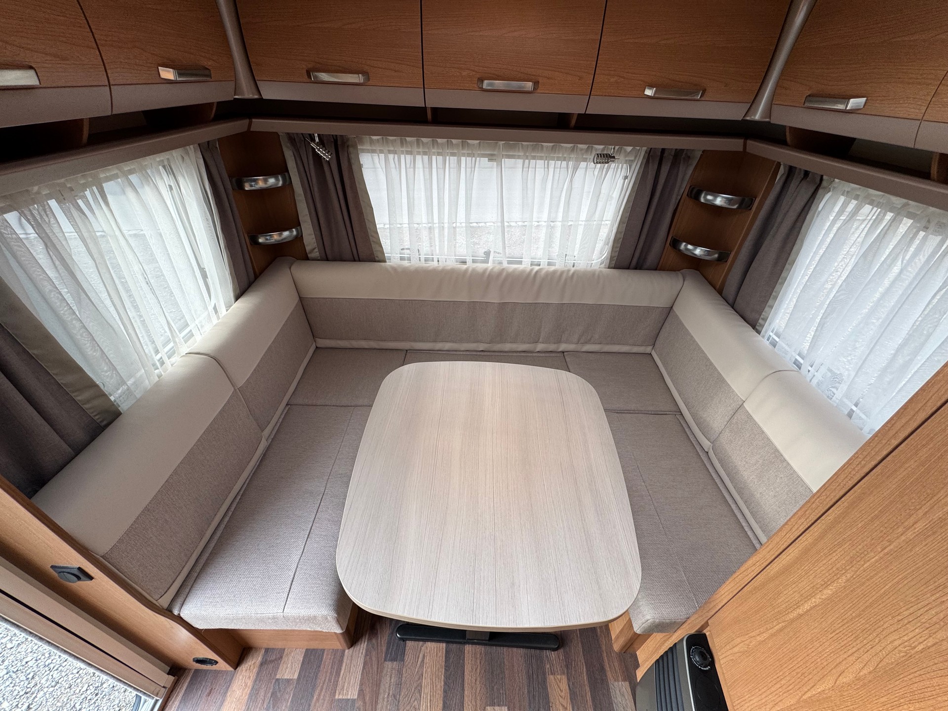 KNAUS Sport 500 - Längs Betten- Klima-image-6