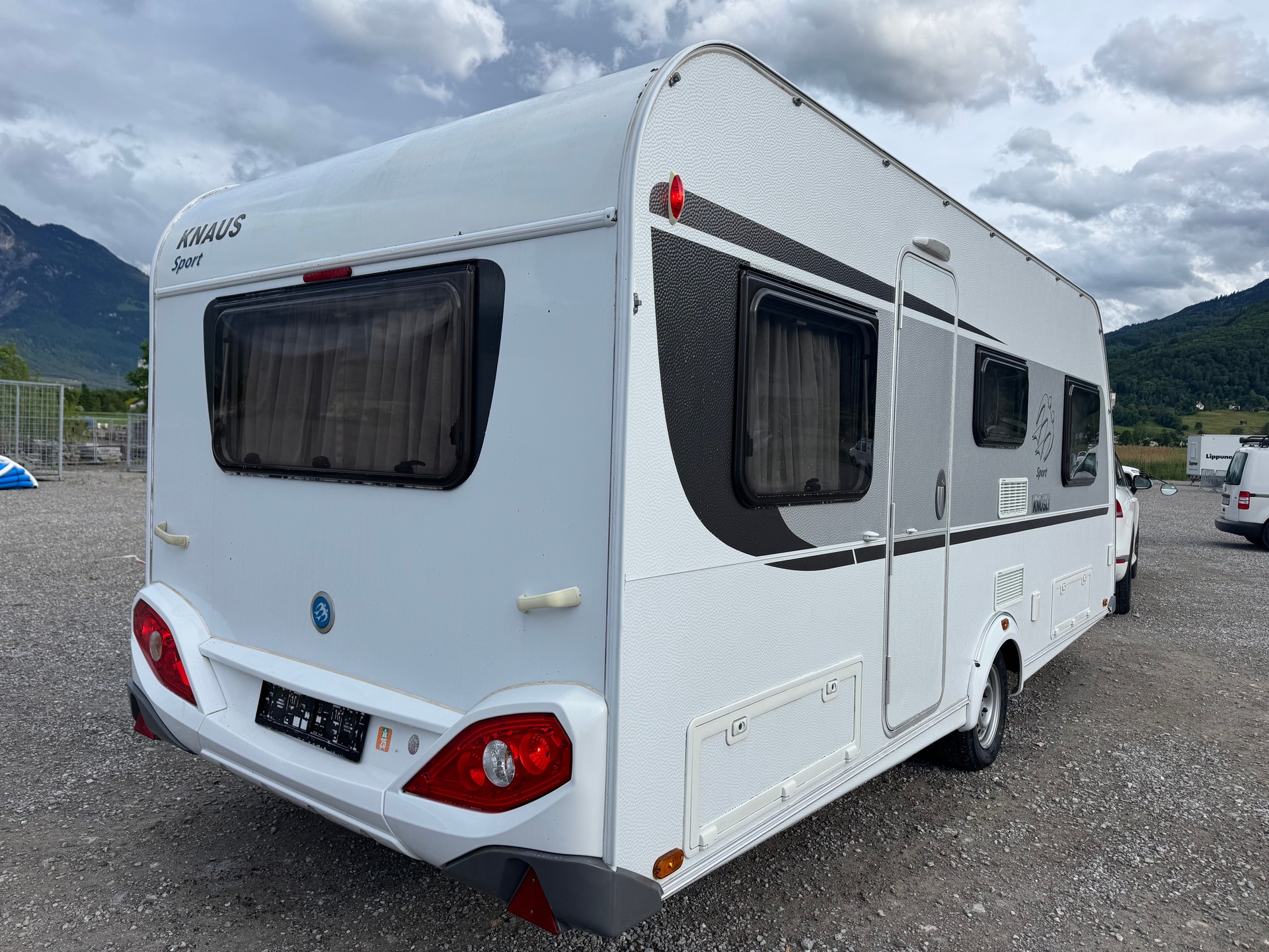 KNAUS Sport 500 - Längs Betten- Klima-image-1
