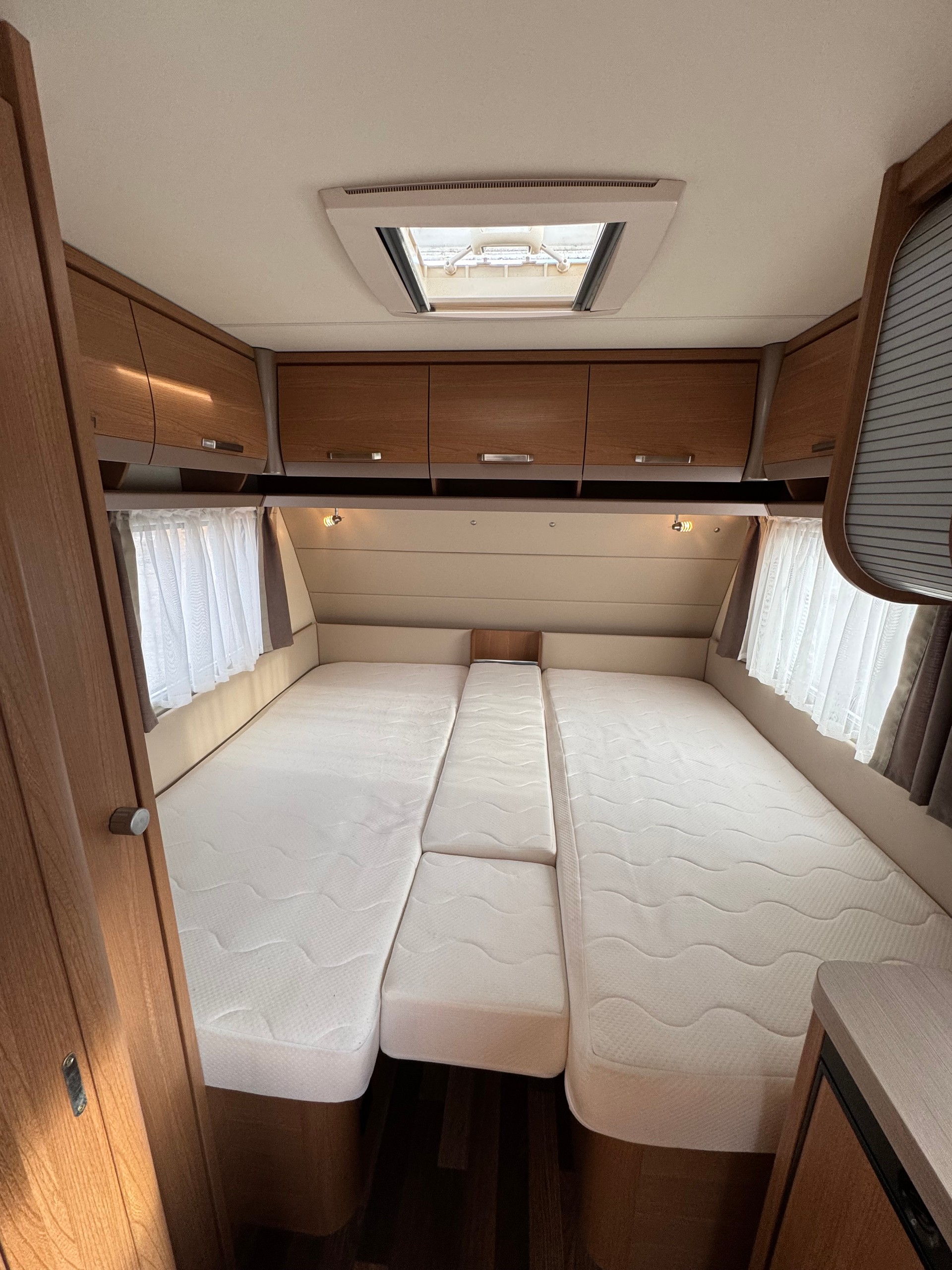 KNAUS Sport 500 - Längs Betten- Klima-image-11