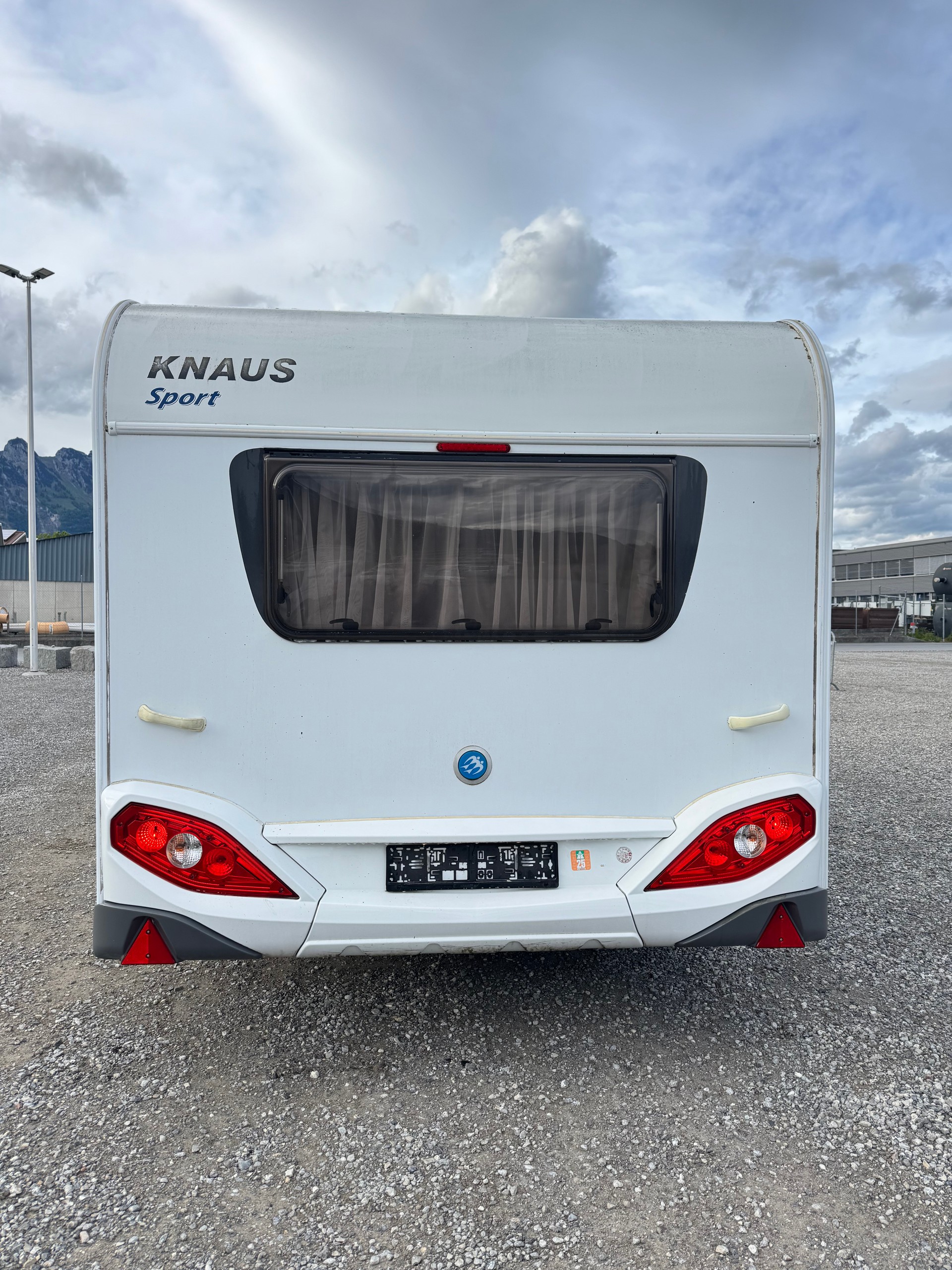 KNAUS Sport 500 - Längs Betten- Klima-image-2