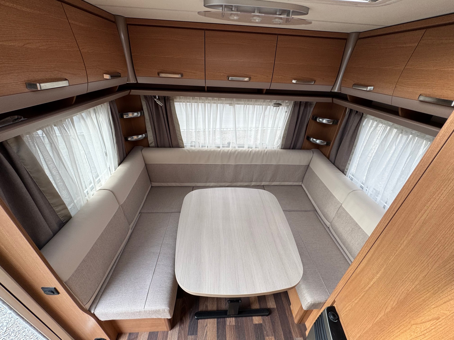 KNAUS Sport 500 - Längs Betten- Klima-image-8