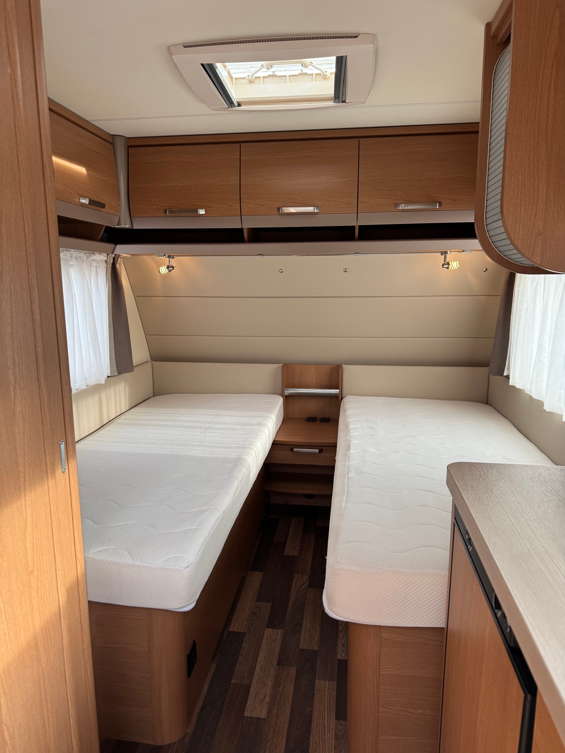 KNAUS Sport 500 - Längs Betten- Klima-image-9