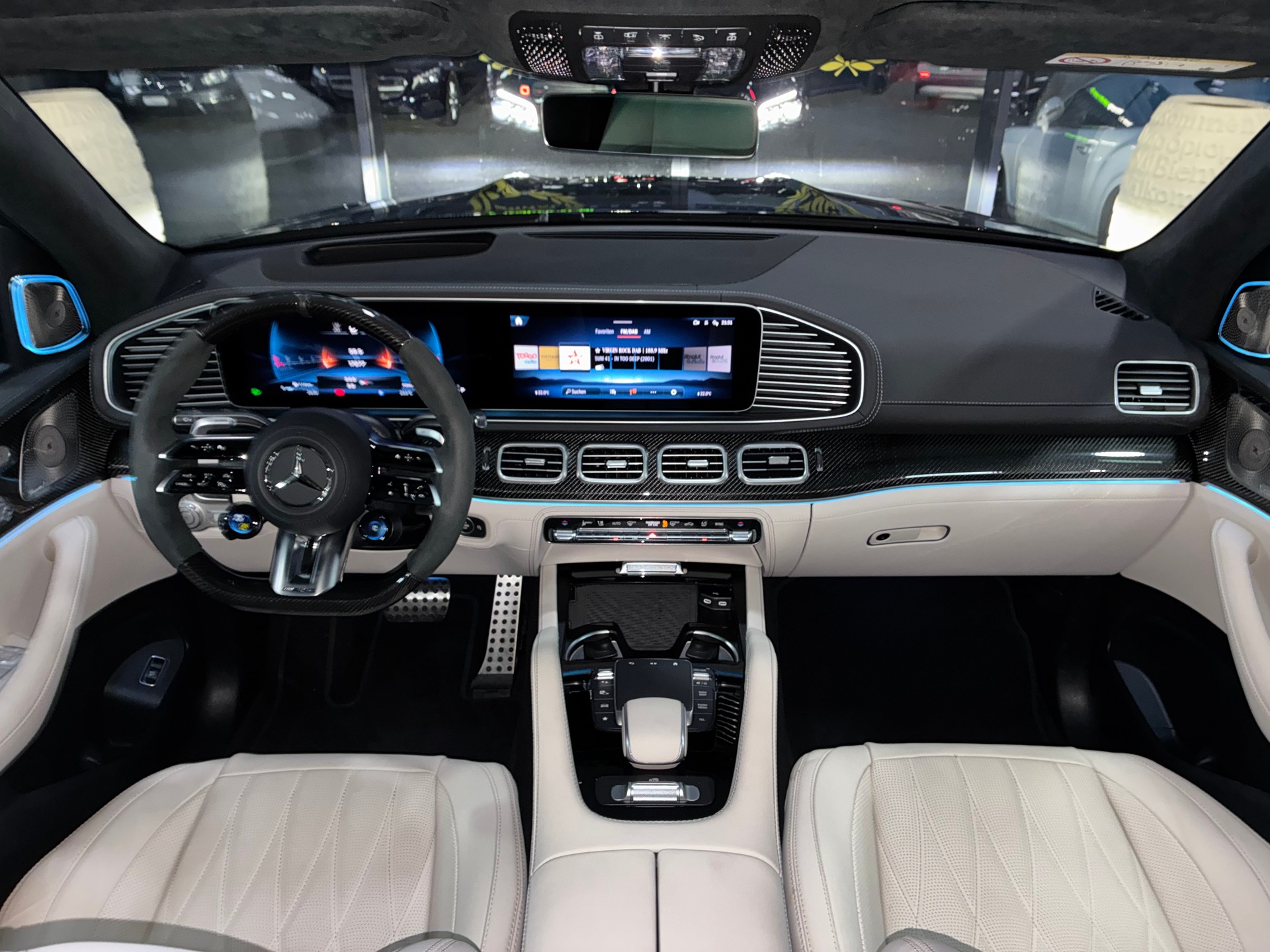 MERCEDES-BENZ GLS 63 AMG 4Matic + 9G-Tronic-image-6