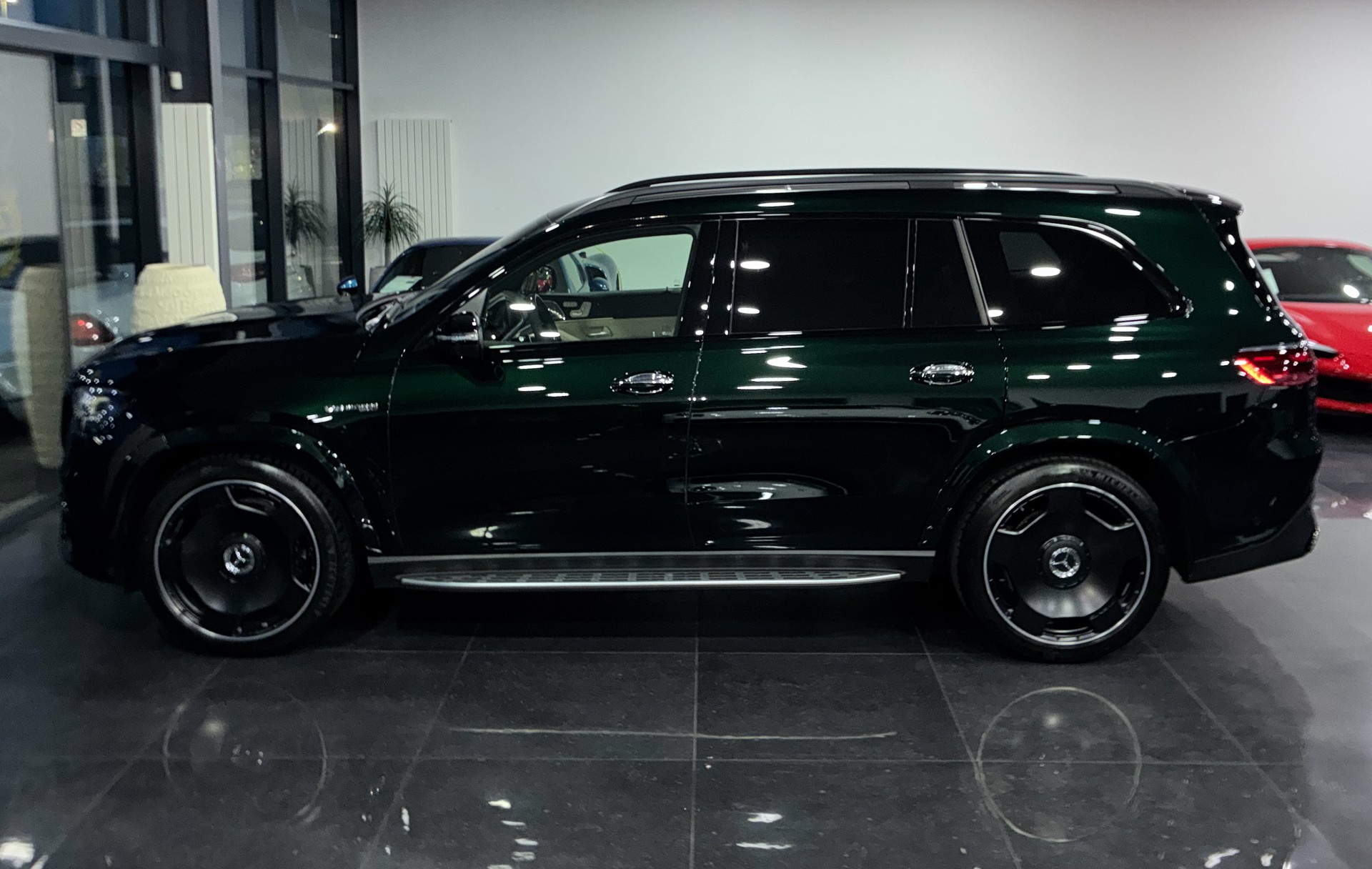 MERCEDES-BENZ GLS 63 AMG 4Matic + 9G-Tronic-image-3