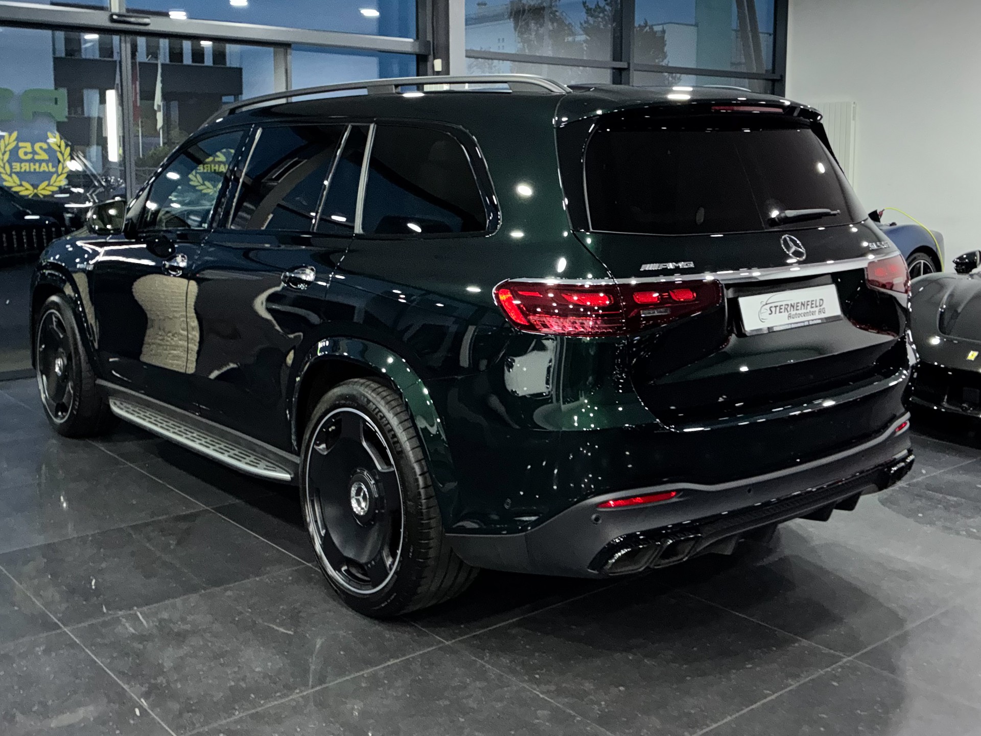 MERCEDES-BENZ GLS 63 AMG 4Matic + 9G-Tronic-image-4