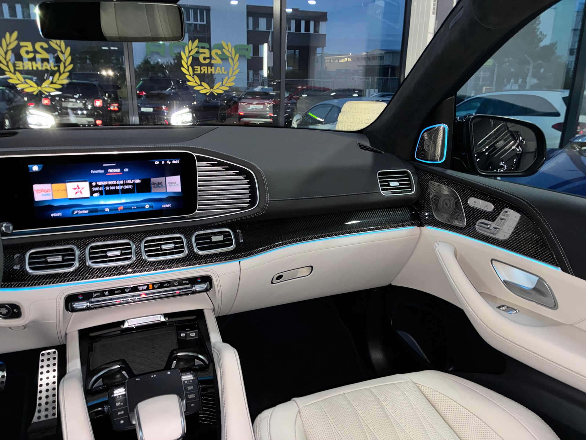 MERCEDES-BENZ GLS 63 AMG 4Matic + 9G-Tronic-image-8