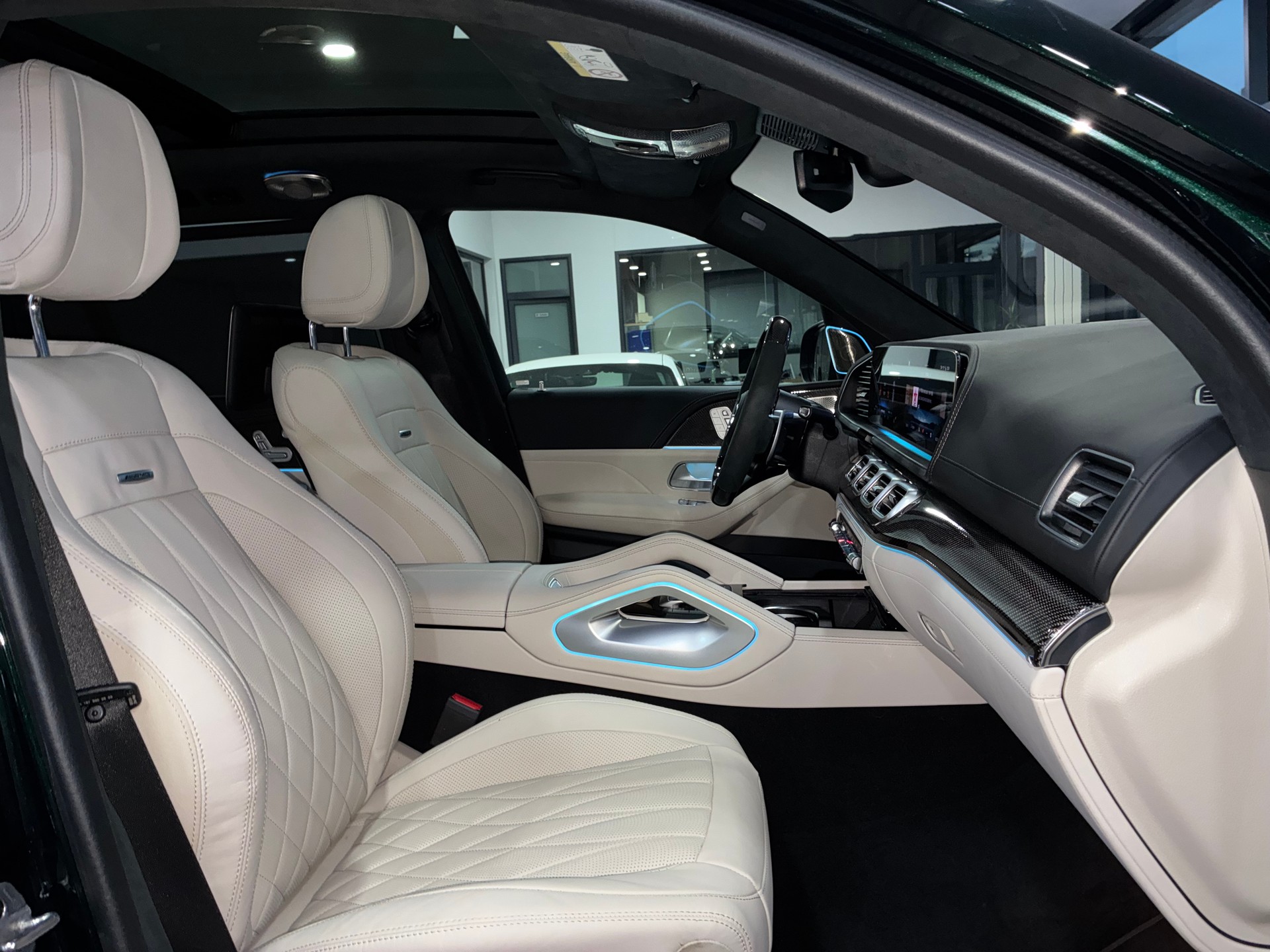 MERCEDES-BENZ GLS 63 AMG 4Matic + 9G-Tronic-image-11